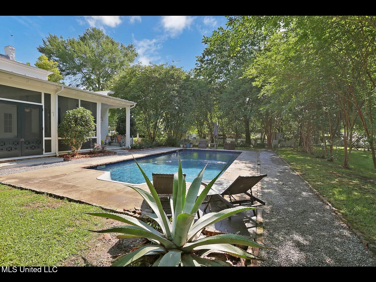 138 E Fulton Street Property Photo 68
