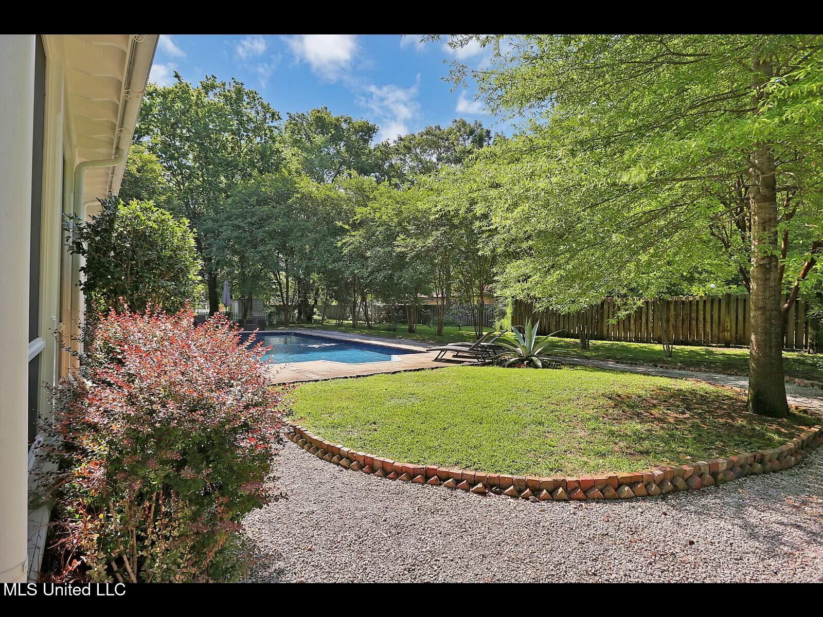138 E Fulton Street Property Photo 70
