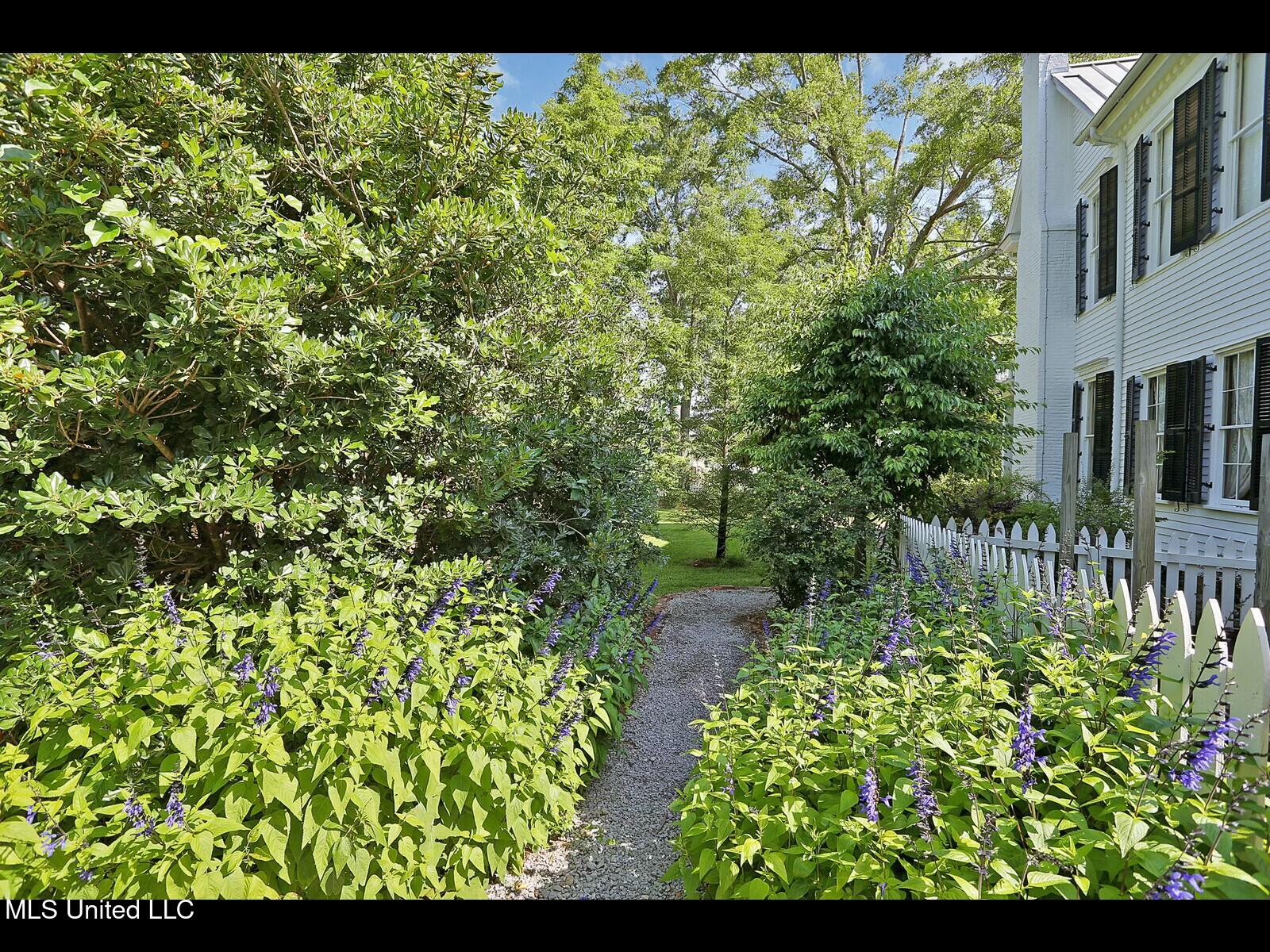138 E Fulton Street Property Photo 71