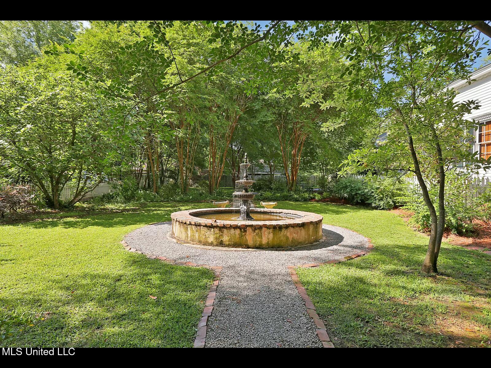 138 E Fulton Street Property Photo 75