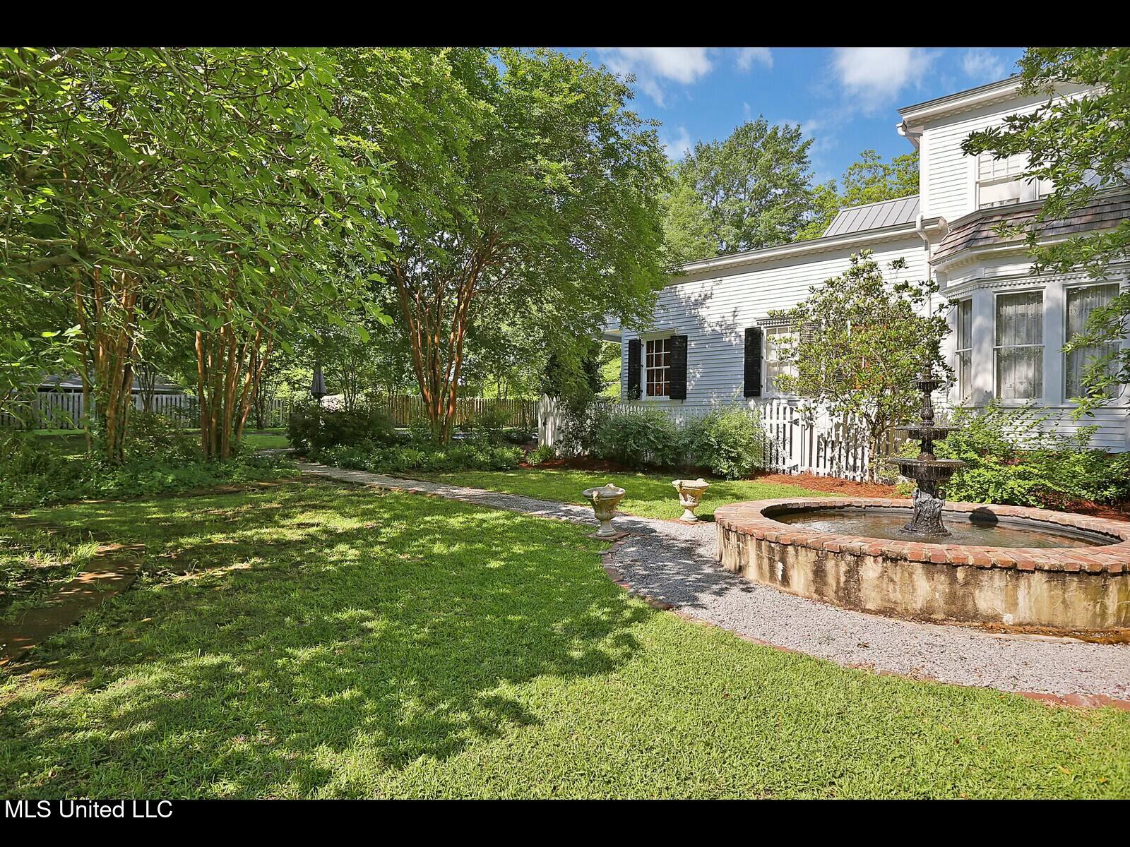 138 E Fulton Street Property Photo 76