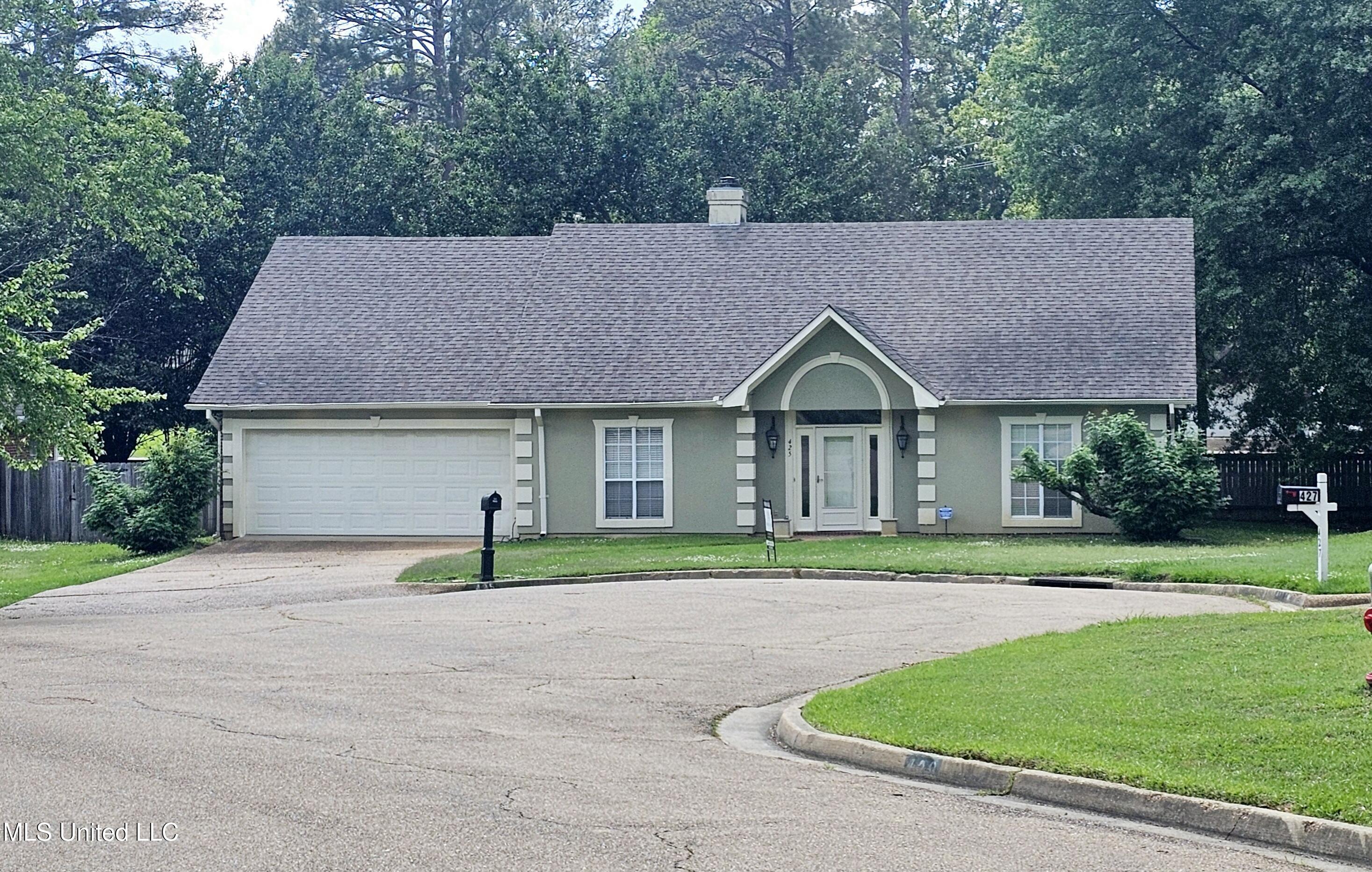 425 Autumn Creek Drive Property Photo 1