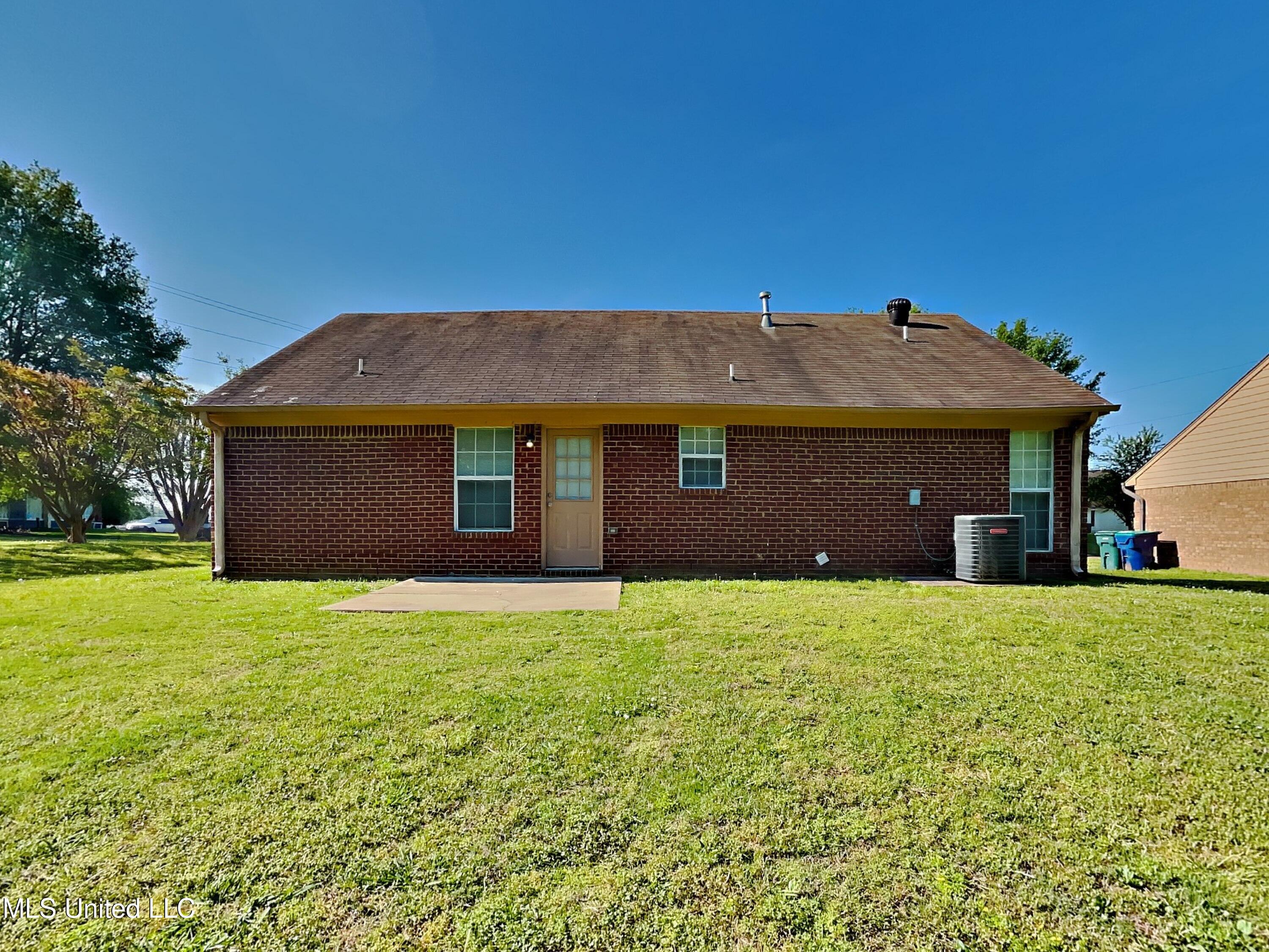 1748 Dorchester Drive Property Photo 15