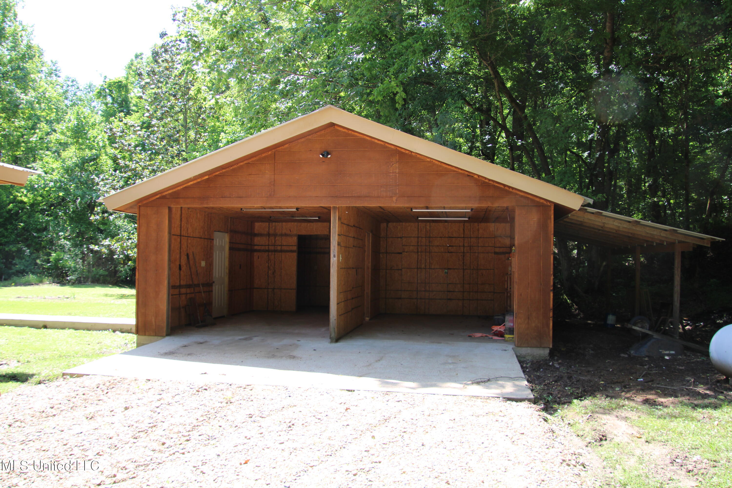 2936 Smith Rd Road Property Photo 9