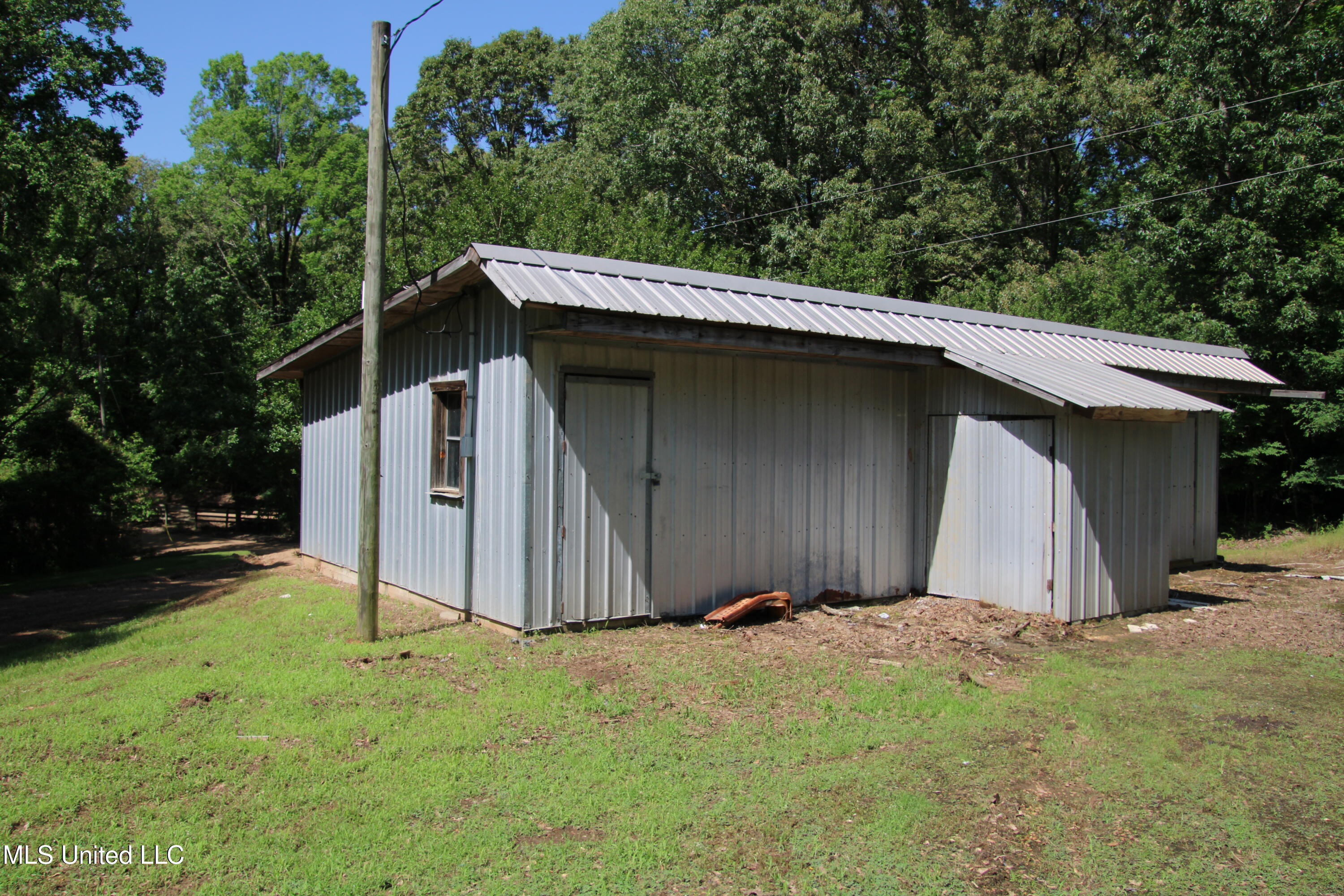 2936 Smith Rd Road Property Photo 13