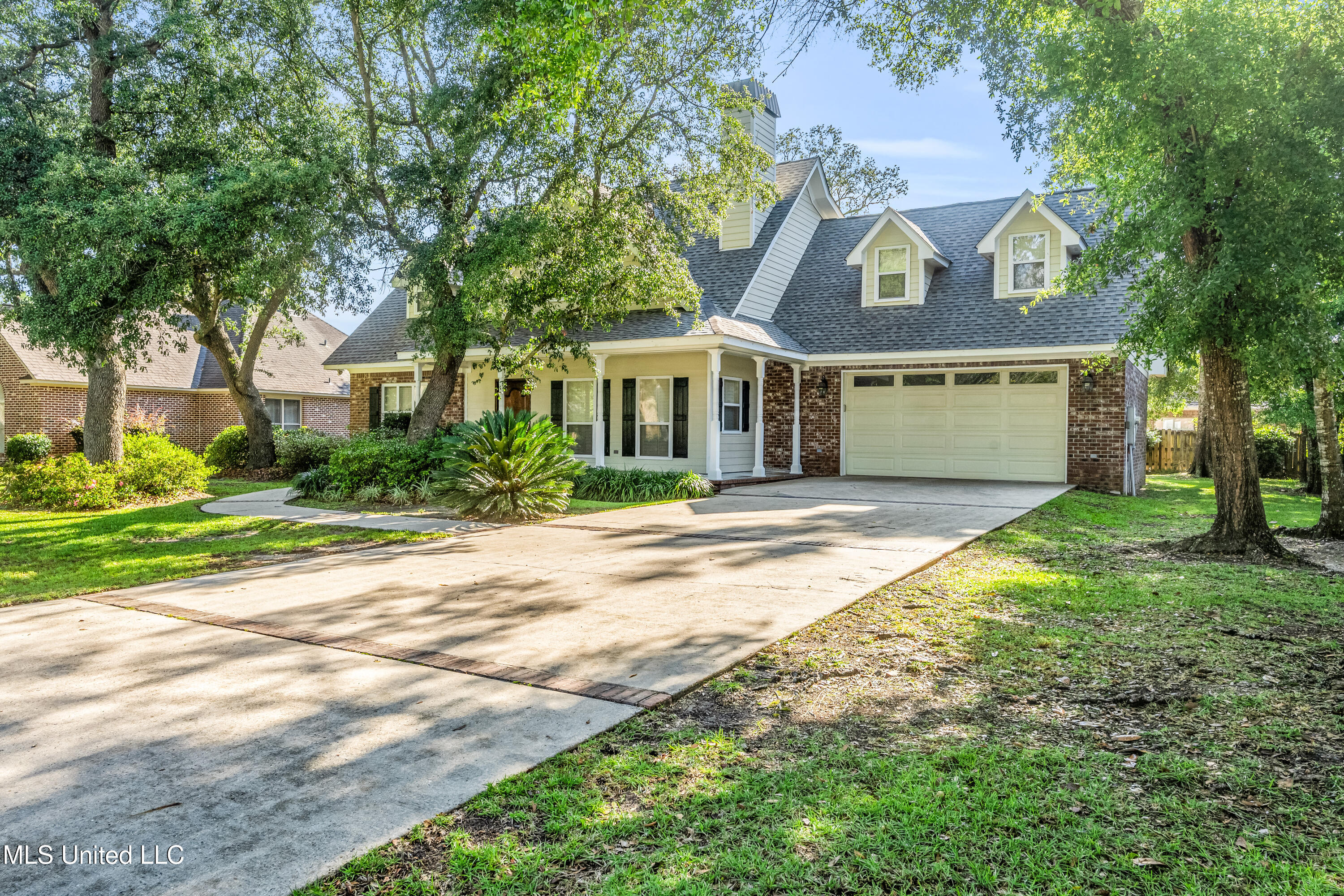 422 Cachemont Cove Property Photo 2