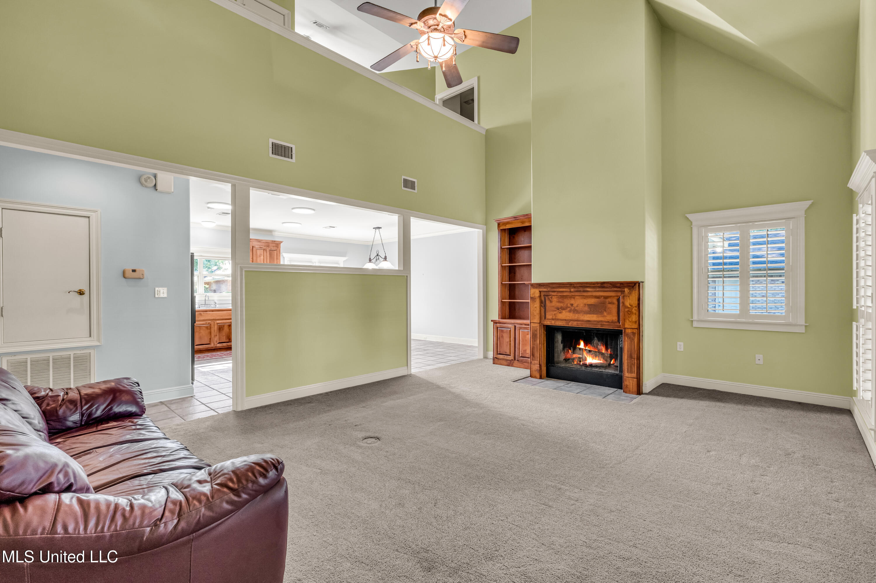 422 Cachemont Cove Property Photo 3