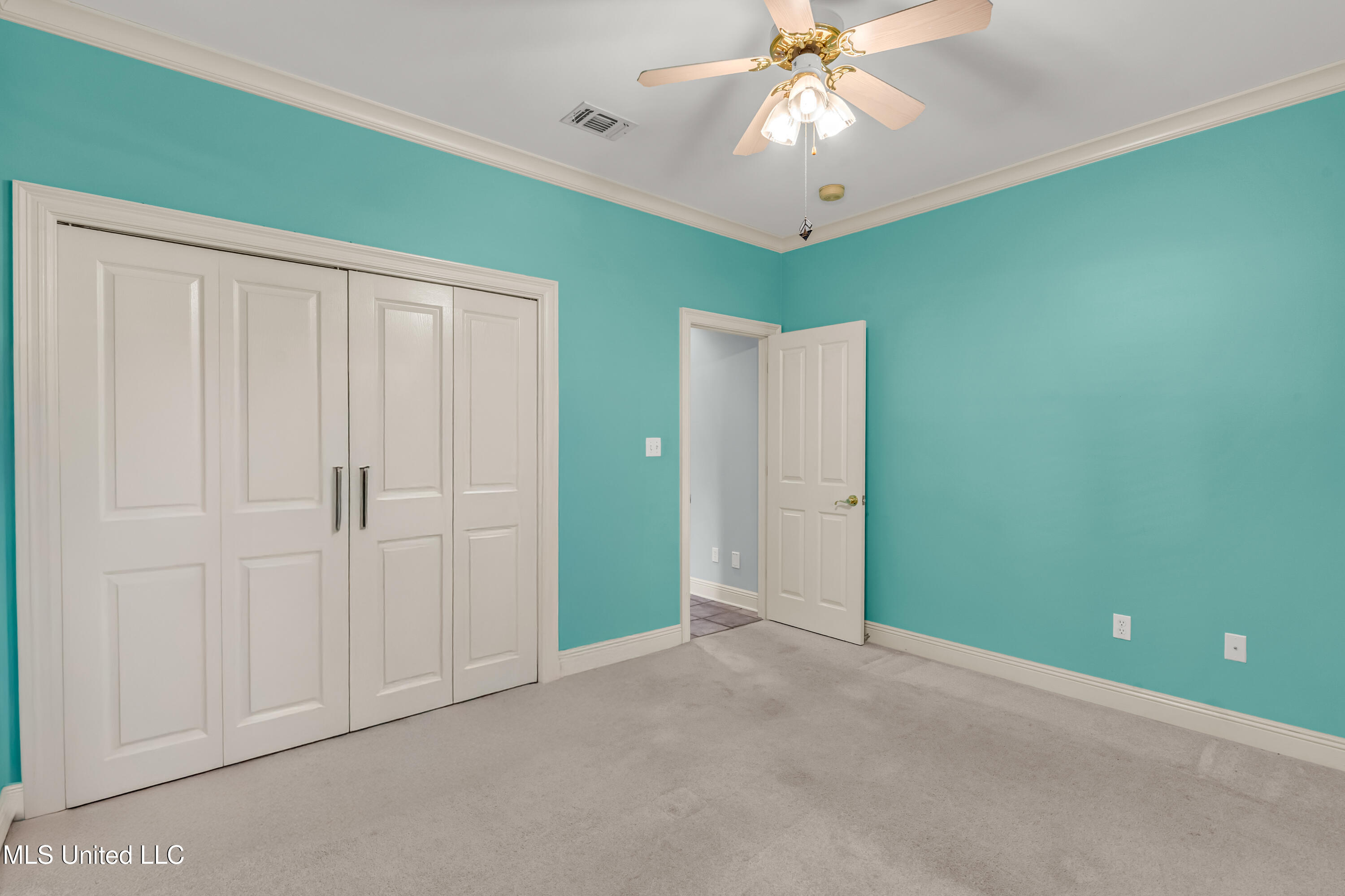 422 Cachemont Cove Property Photo 18