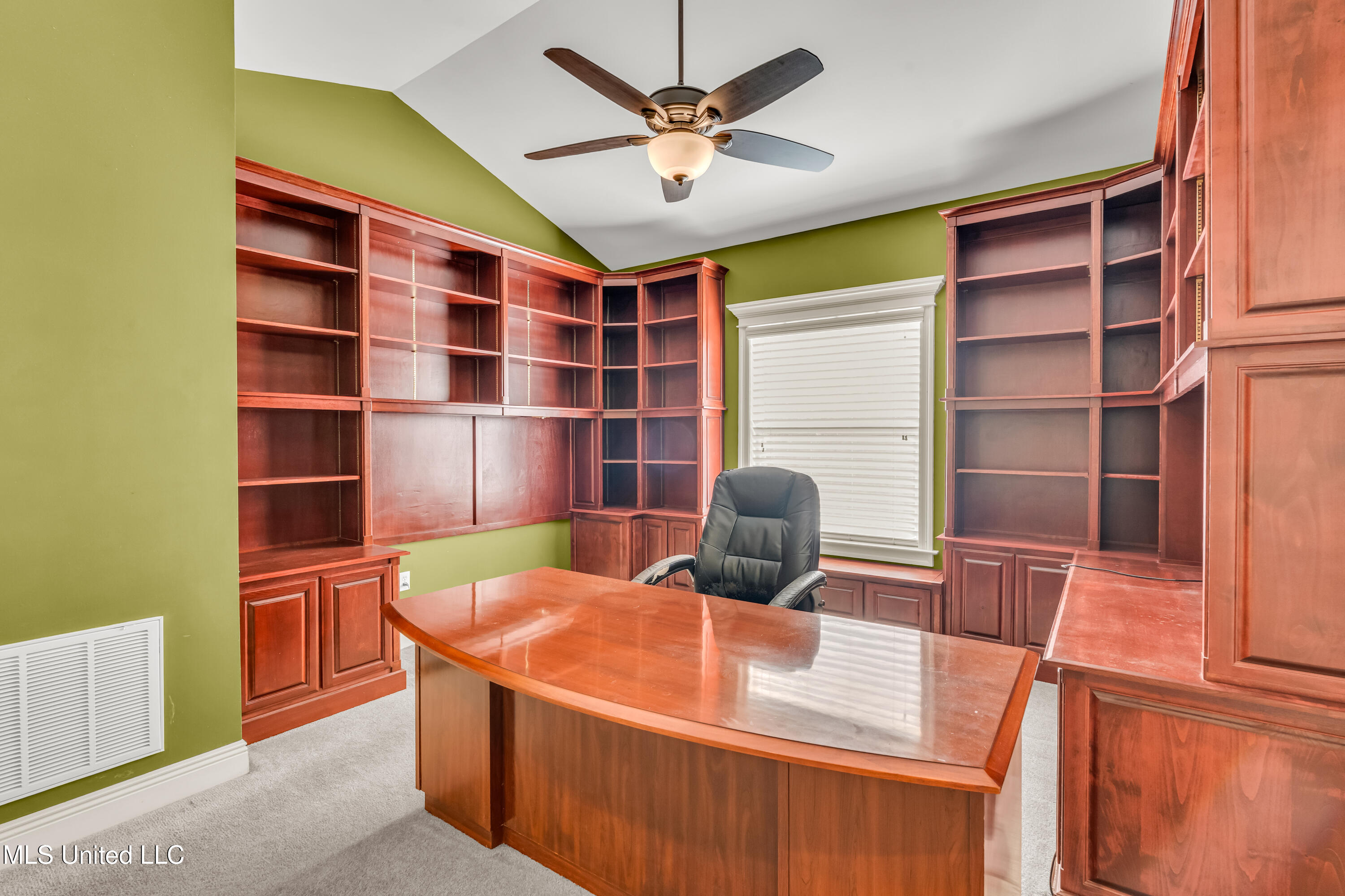 422 Cachemont Cove Property Photo 21