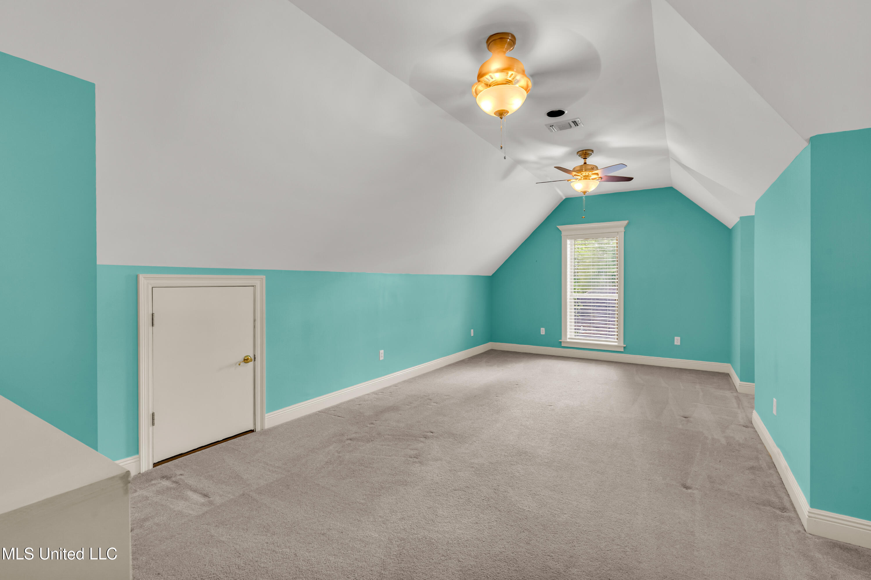 422 Cachemont Cove Property Photo 24