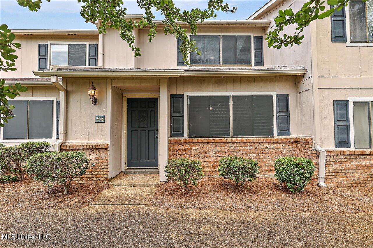 356 Lakebend Drive Property Photo 2