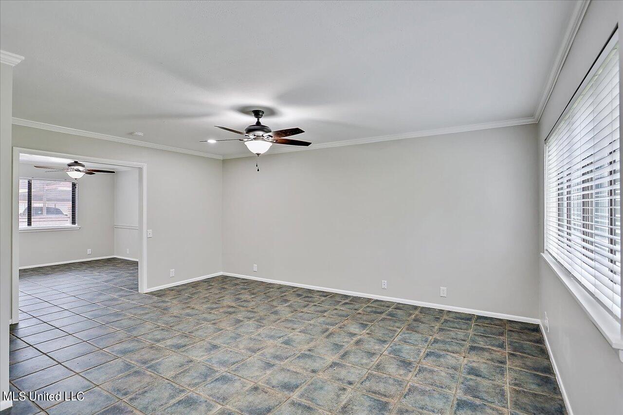 356 Lakebend Drive Property Photo 6