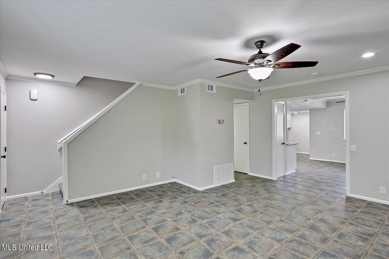 356 Lakebend Drive Property Photo 7