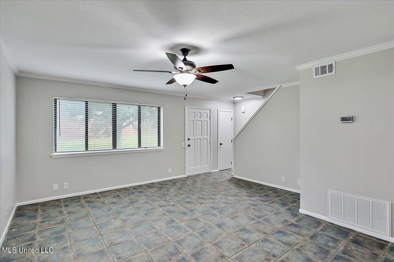 356 Lakebend Drive Property Photo 8