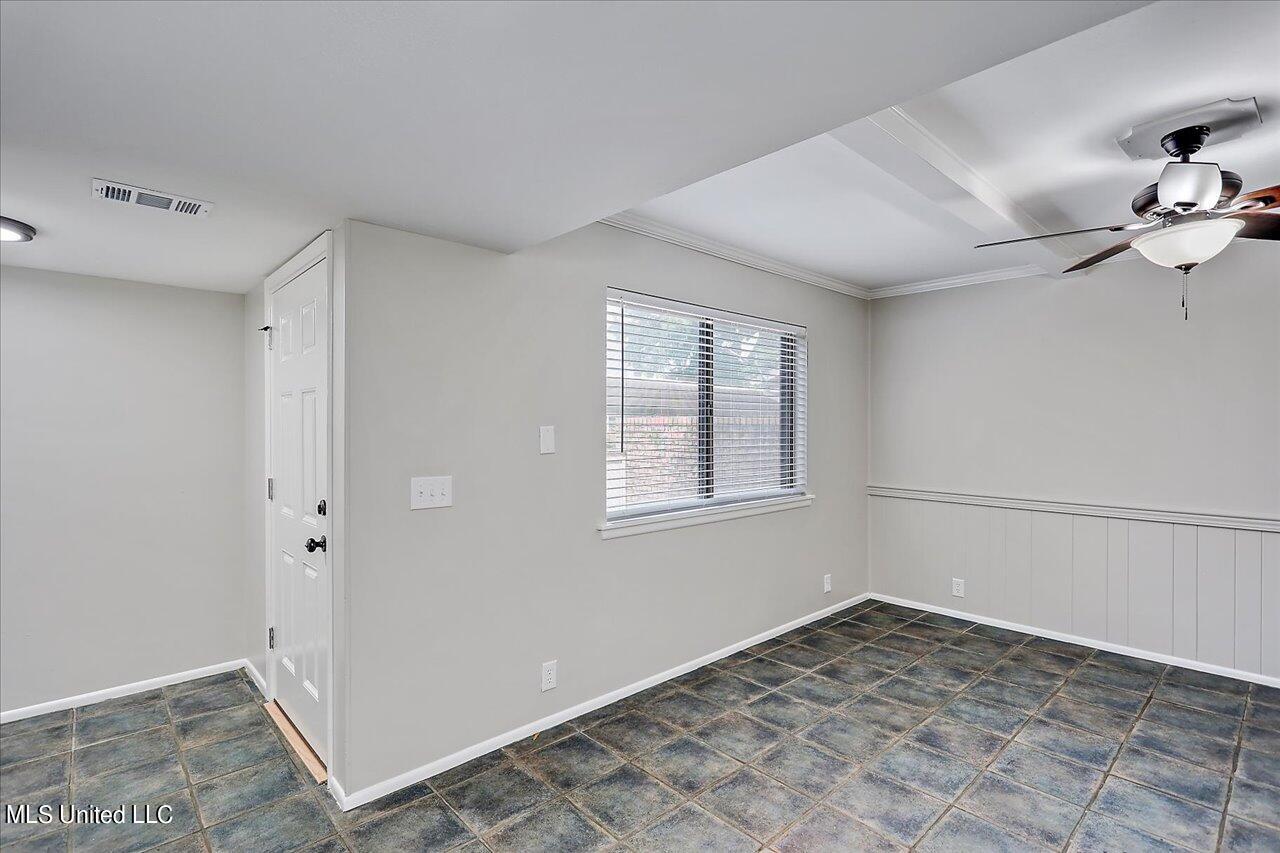 356 Lakebend Drive Property Photo 12