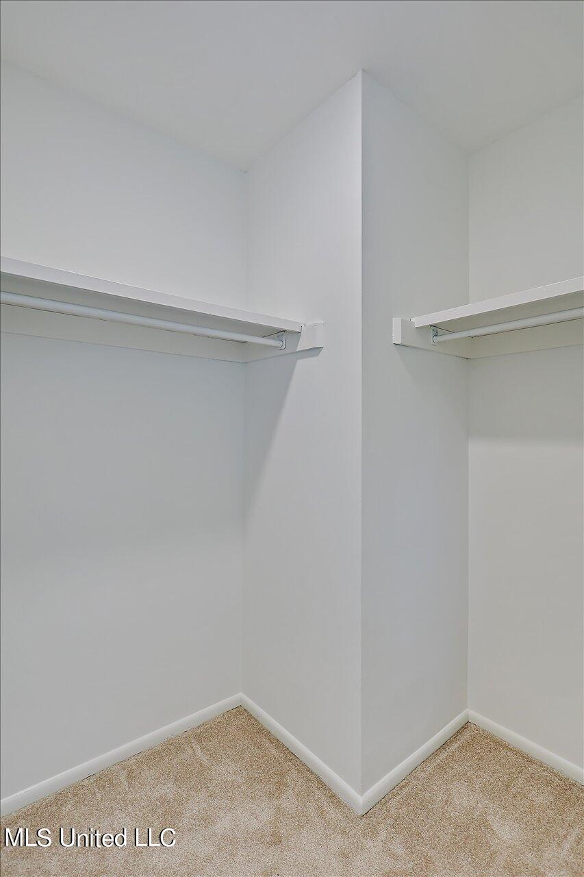 356 Lakebend Drive Property Photo 22