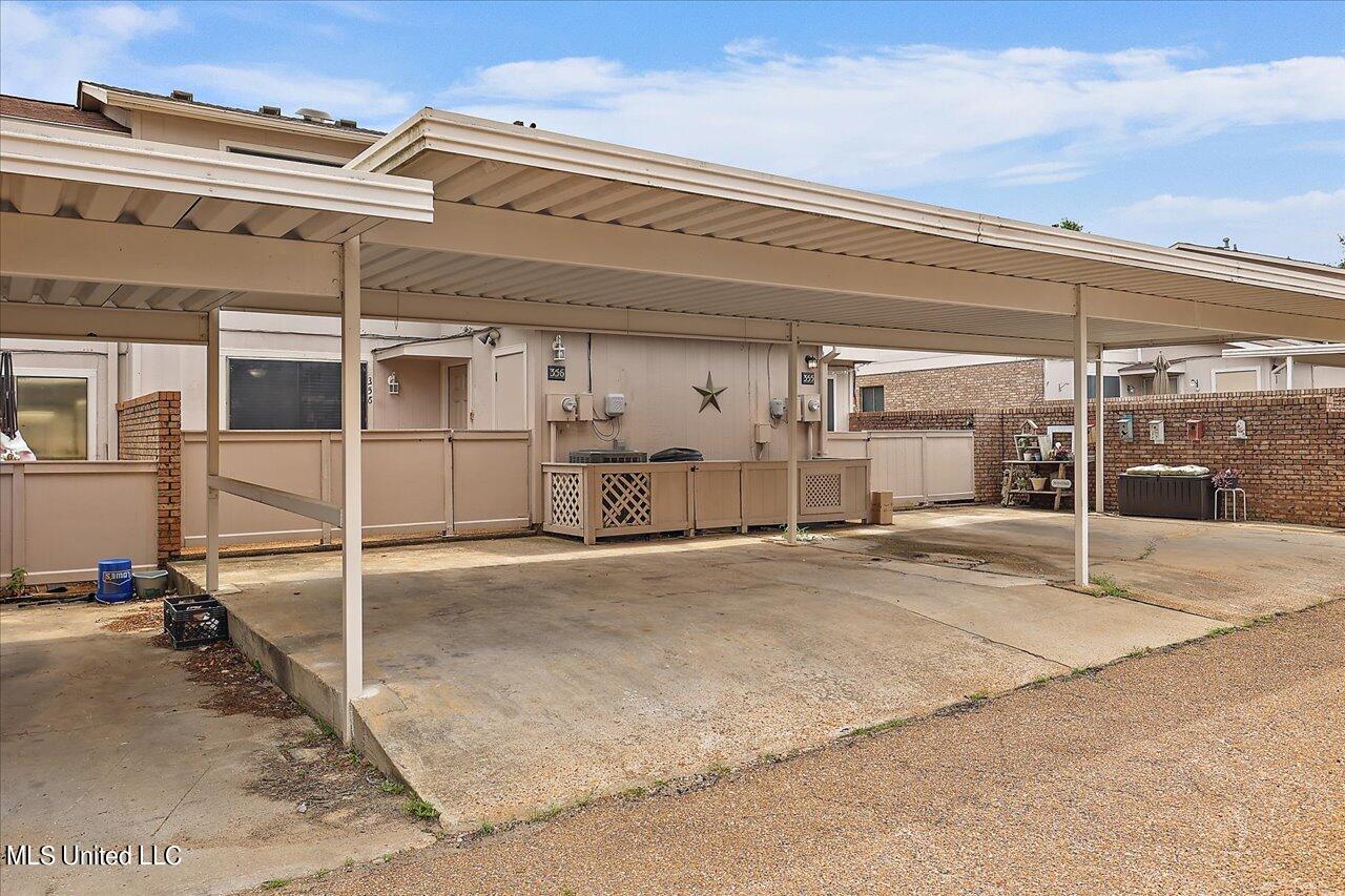 356 Lakebend Drive Property Photo 26