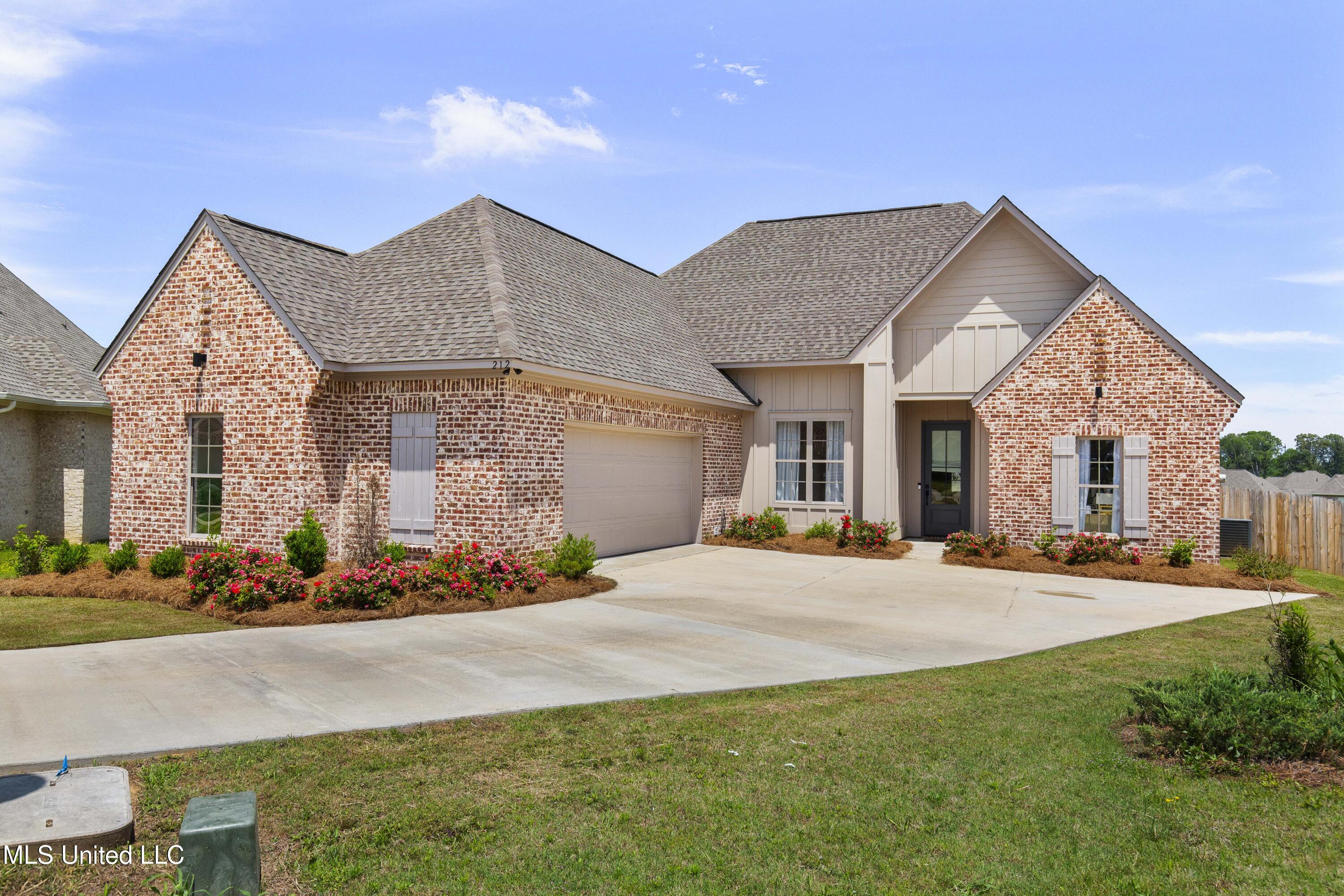 212 Ashbury Cove Property Photo 1