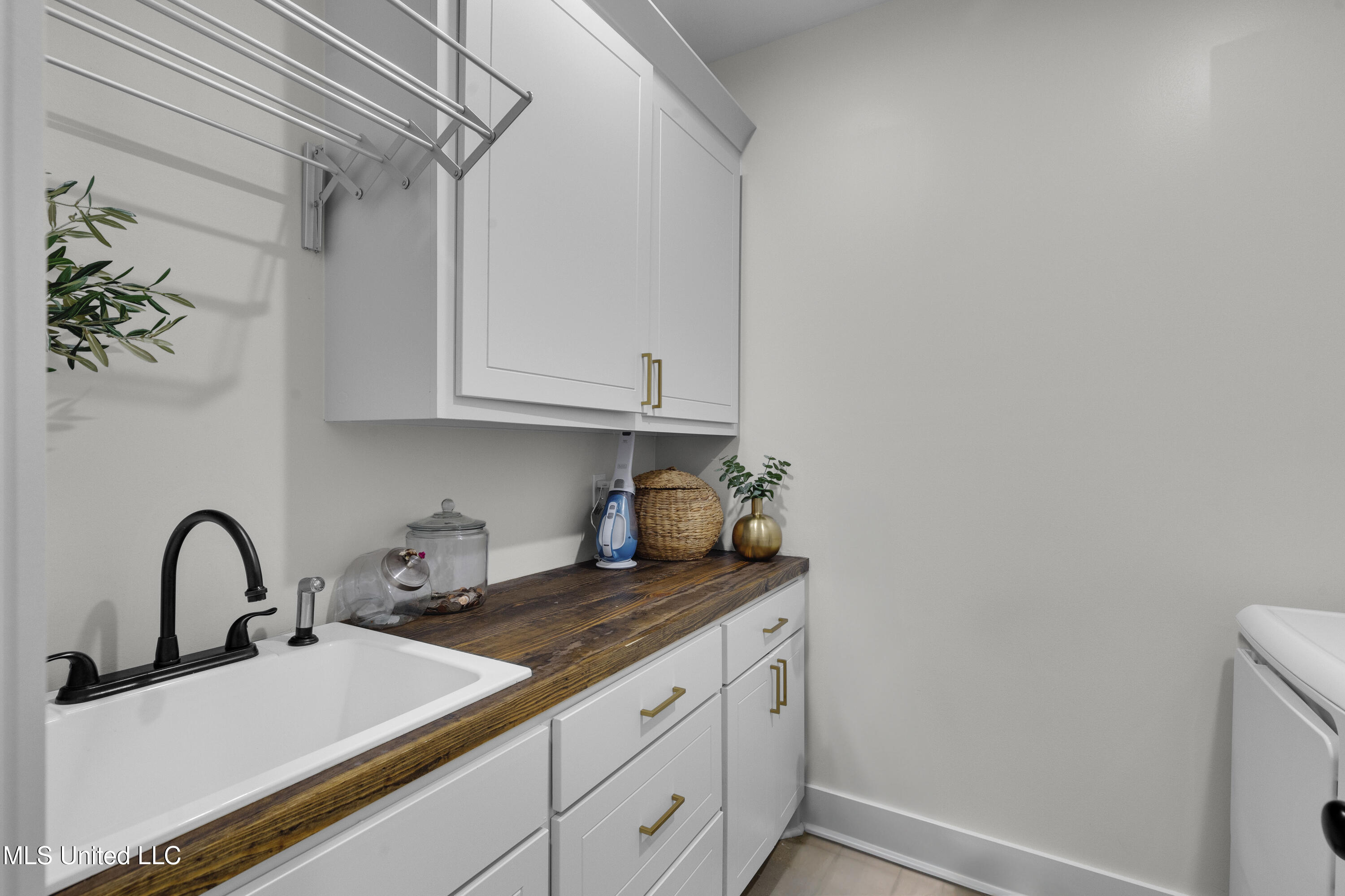 212 Ashbury Cove Property Photo 24