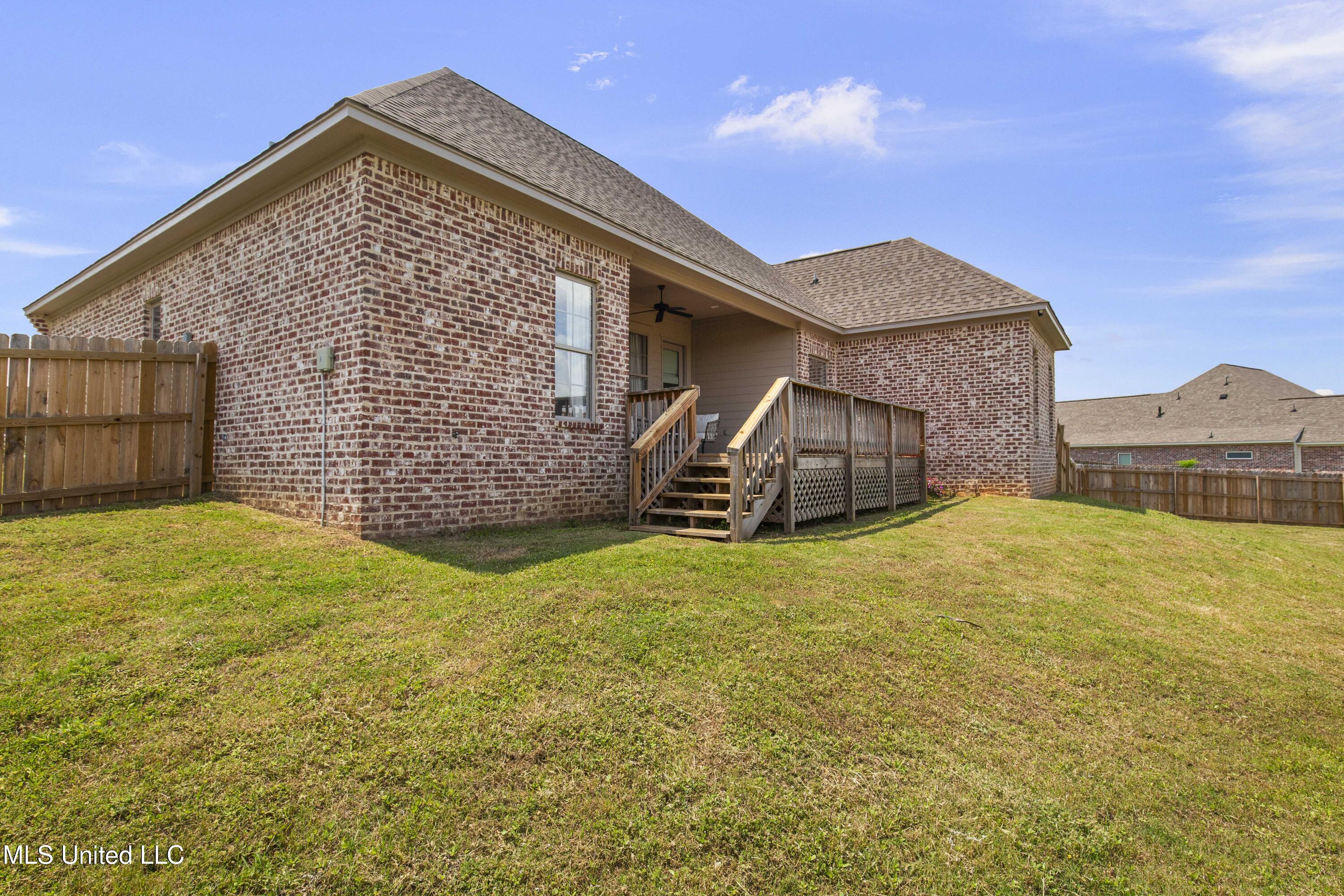 212 Ashbury Cove Property Photo 34