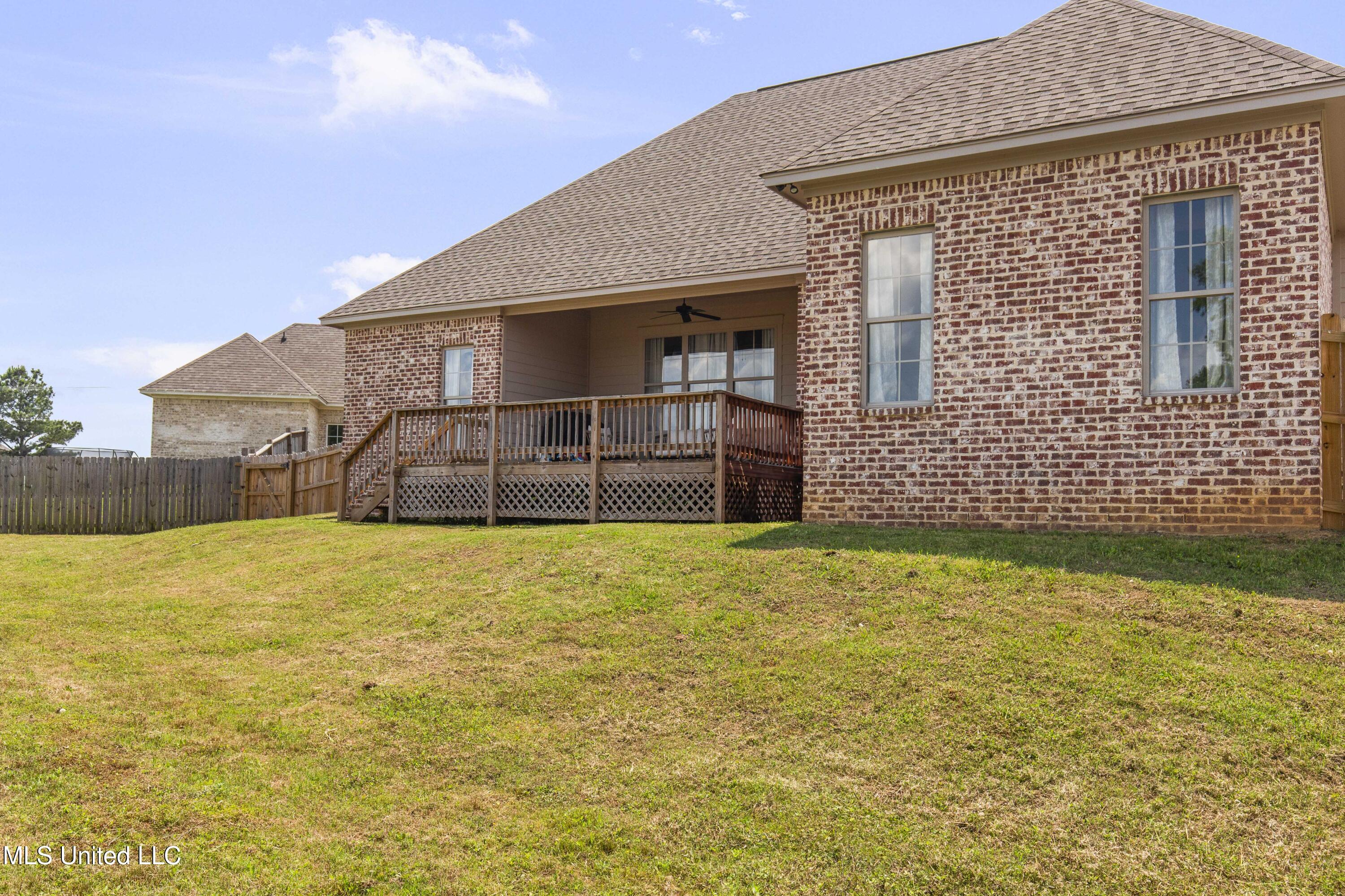 212 Ashbury Cove Property Photo 37