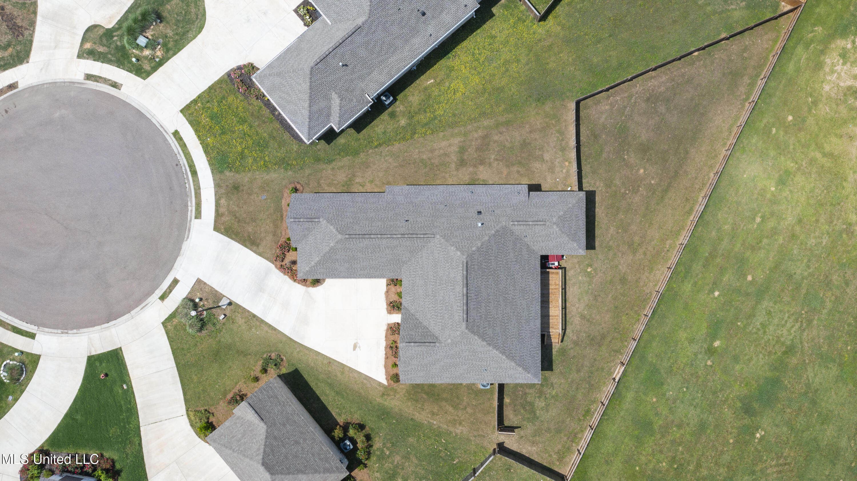 212 Ashbury Cove Property Photo 44