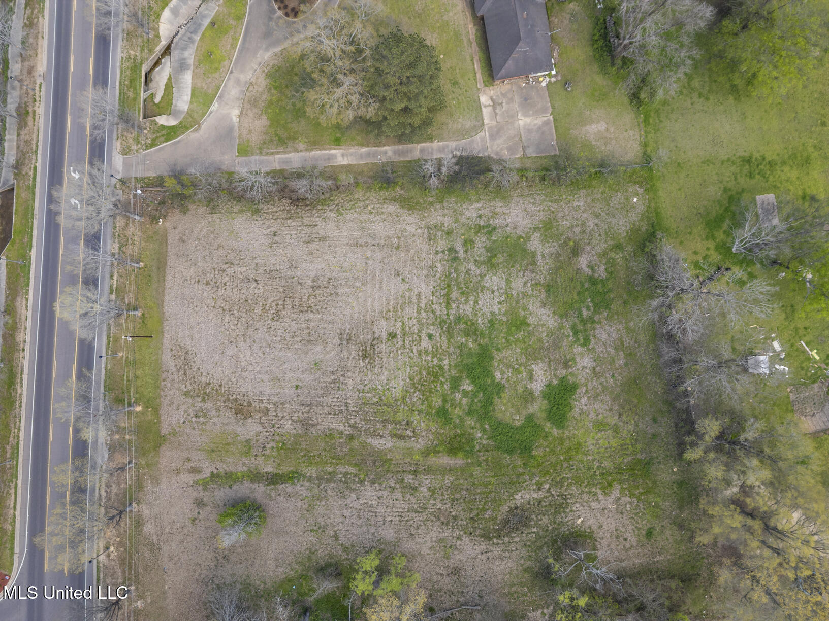 1001 W Peace Street Property Photo 9