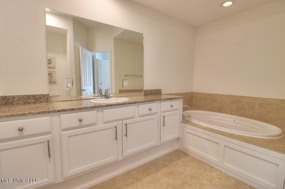 1100 W Beach Boulevard Property Photo 9