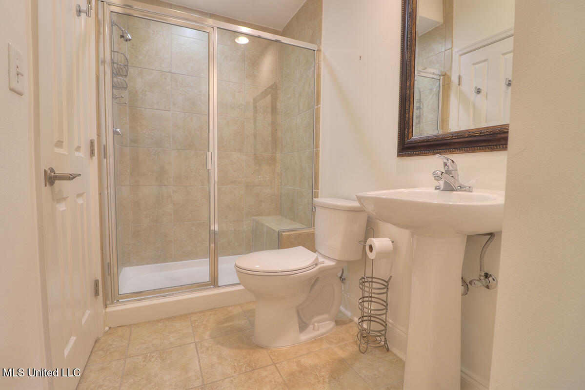 1100 W Beach Boulevard Property Photo 11