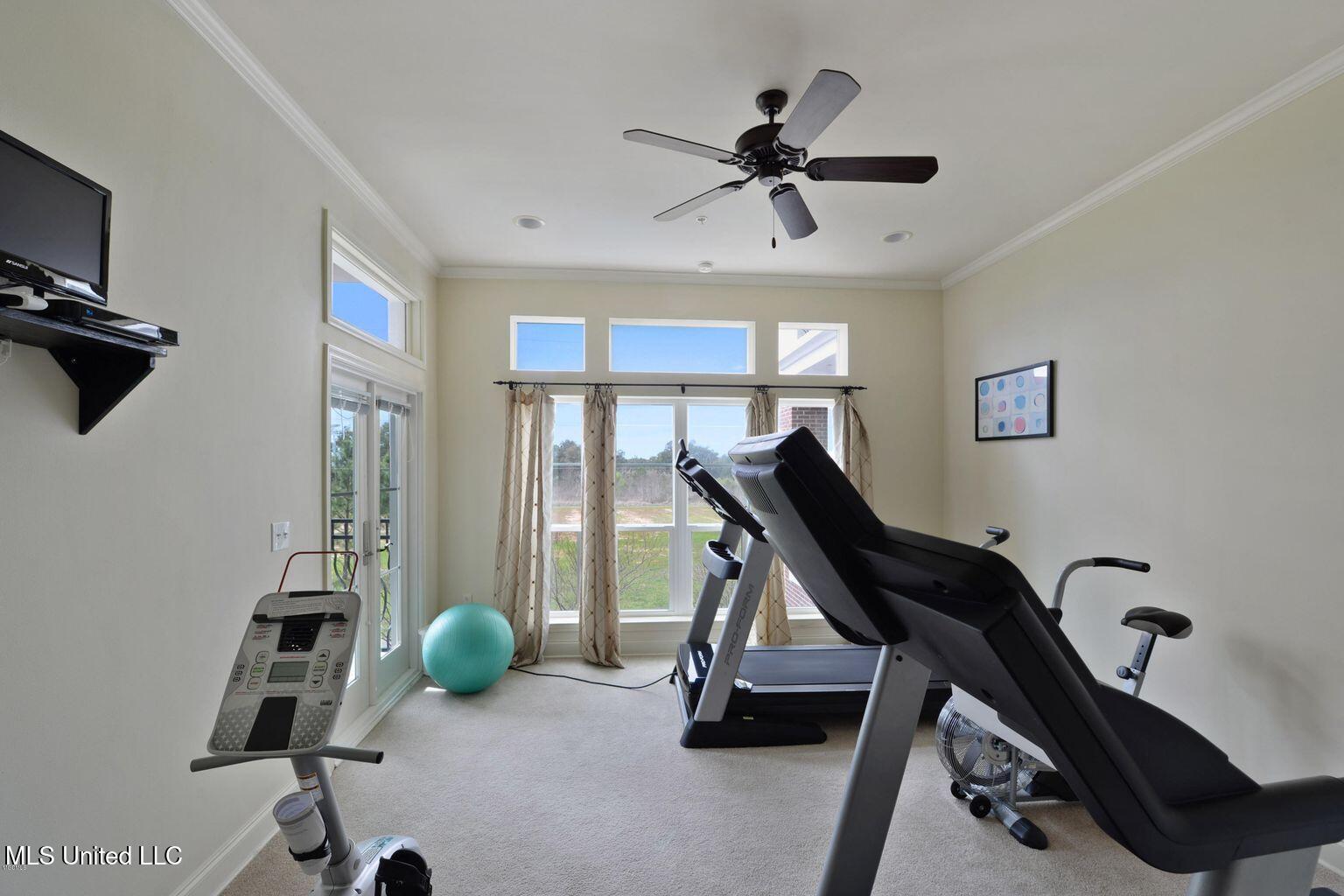 1100 W Beach Boulevard Property Photo 12
