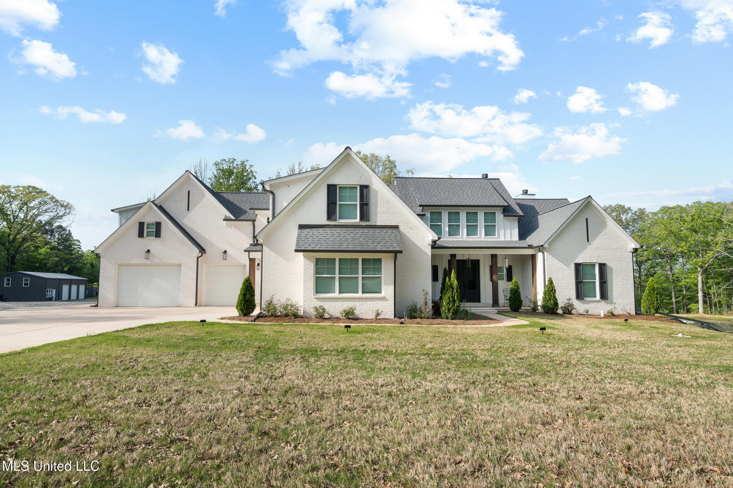 4270 Sunset Road Property Photo 1