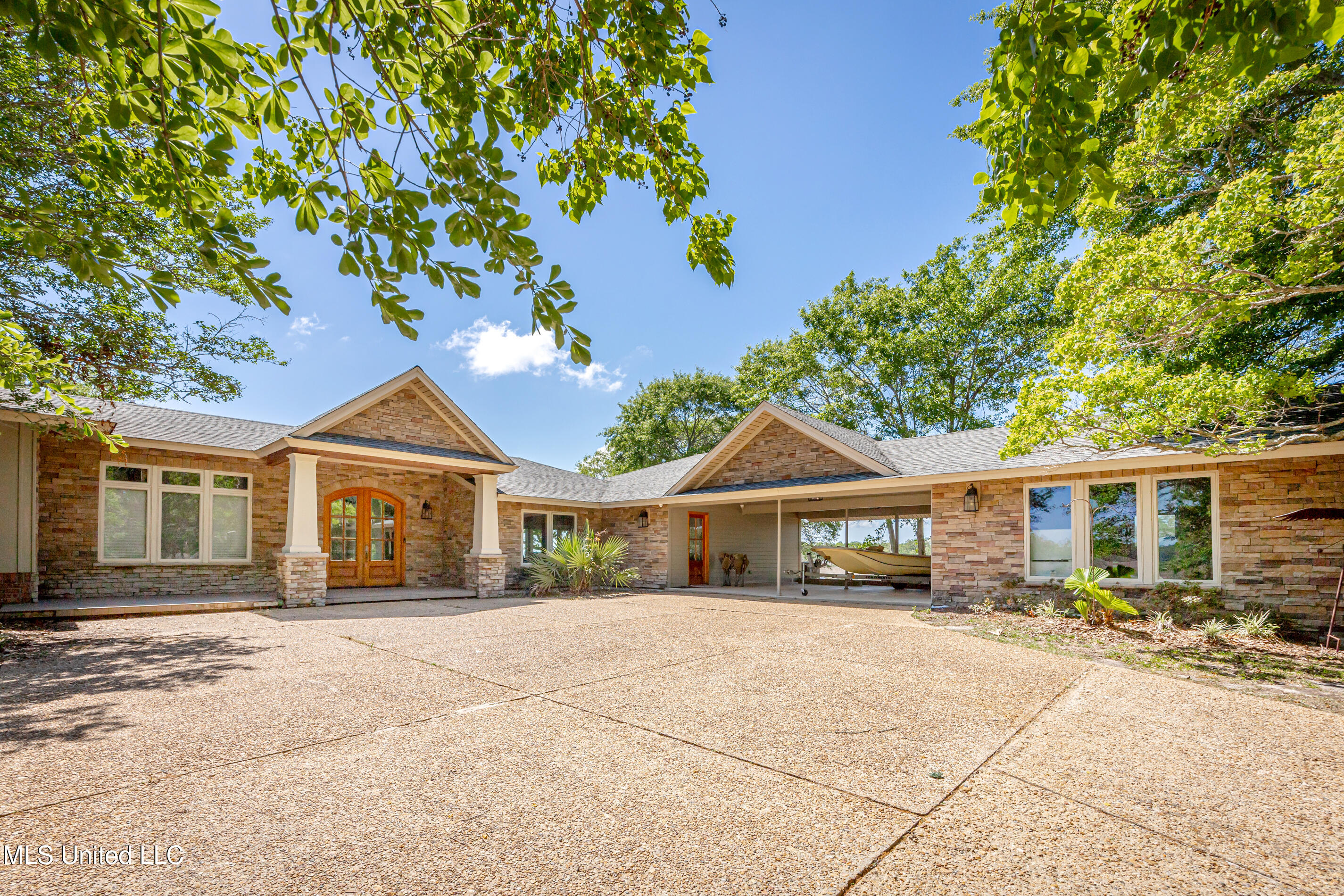 2801 Eagle Pine Drive Property Photo 1