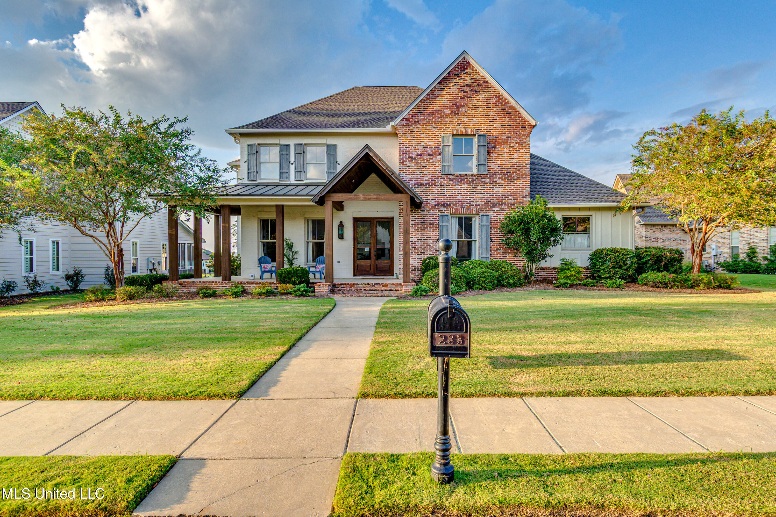 233 Arbor Trail Property Photo 1