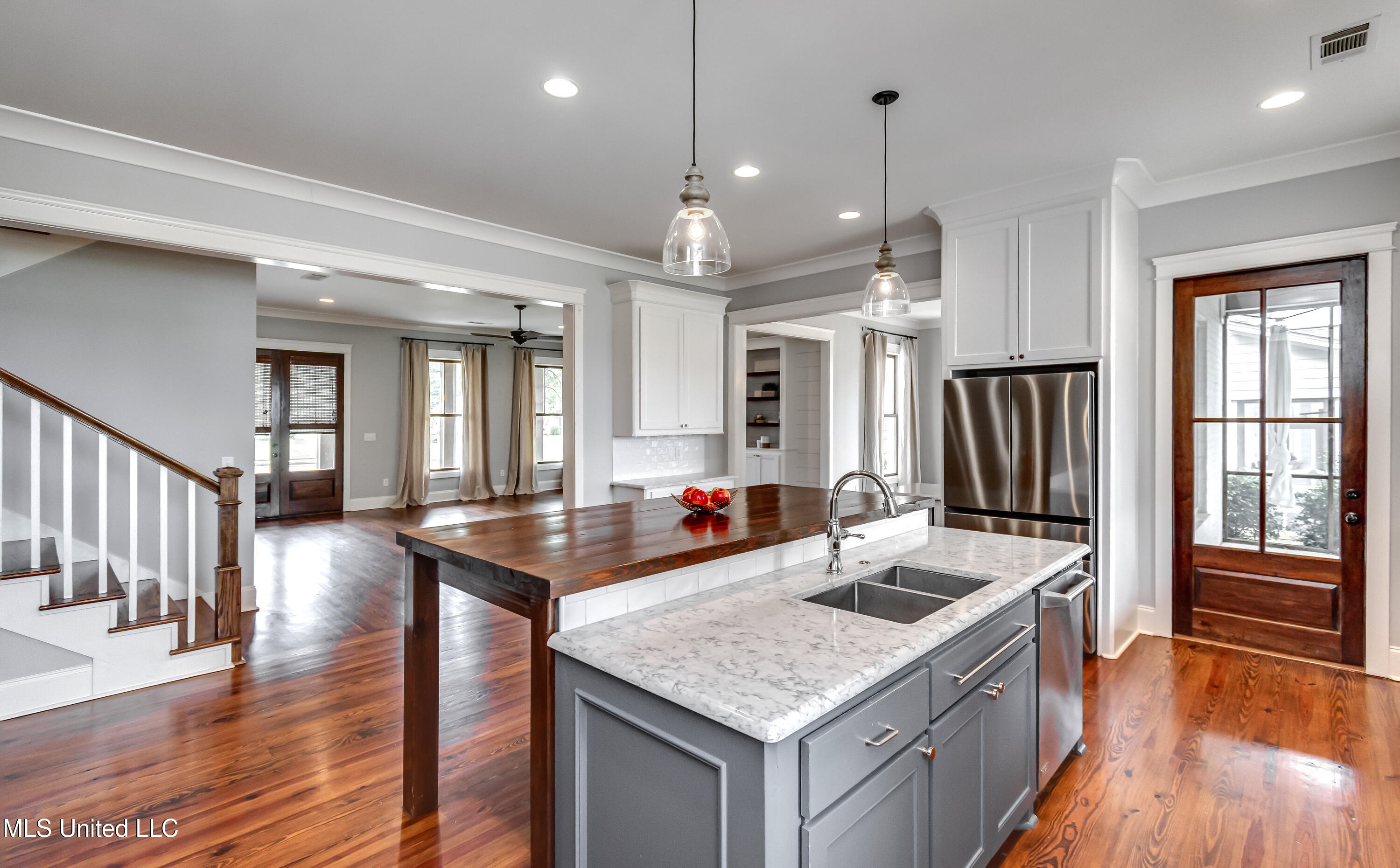 233 Arbor Trail Property Photo 14