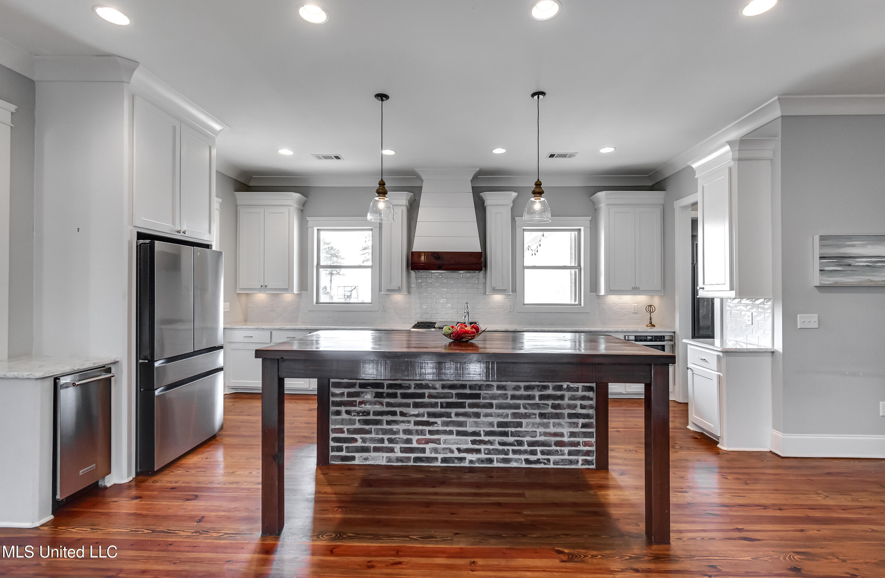 233 Arbor Trail Property Photo 16