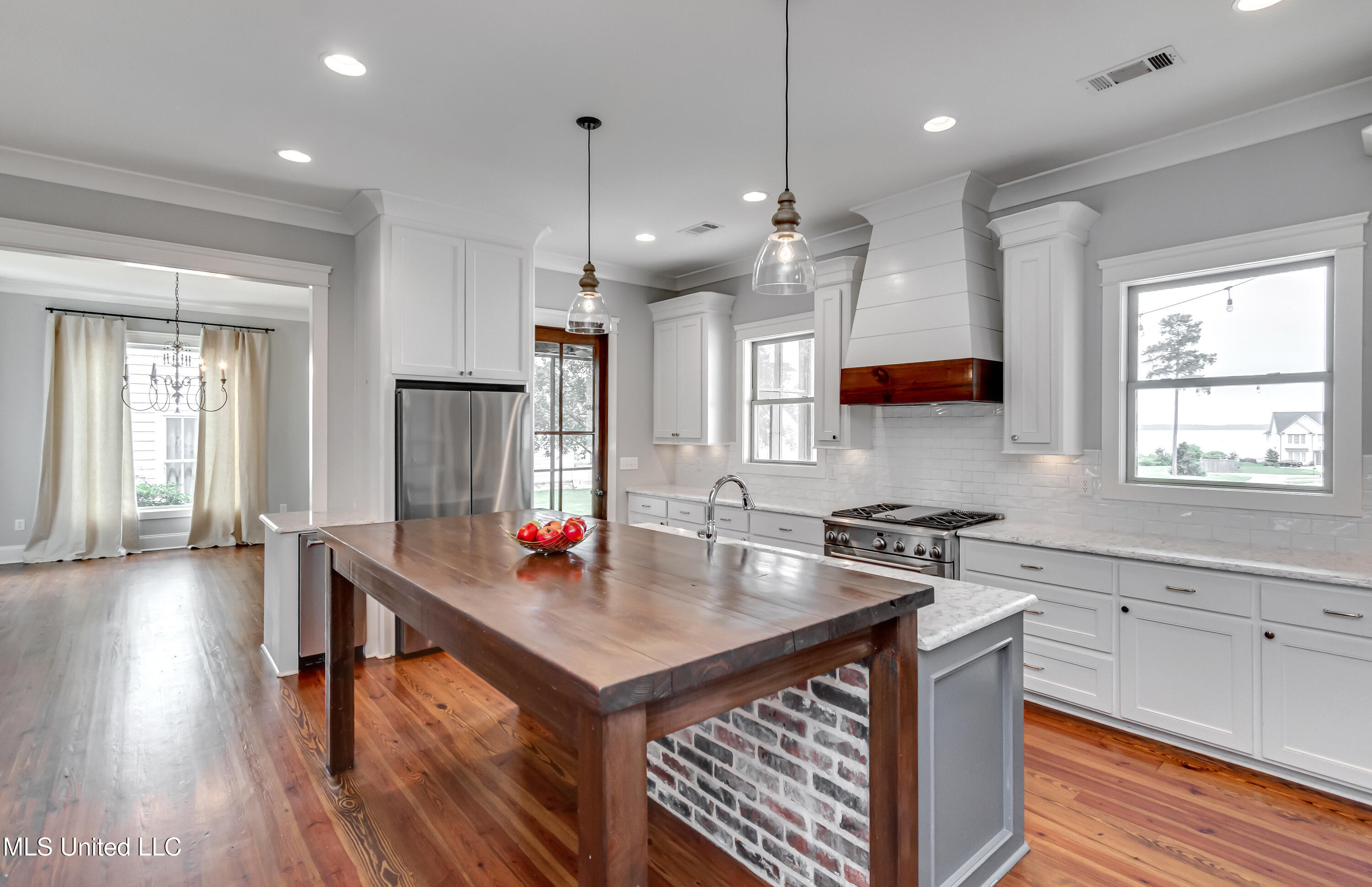 233 Arbor Trail Property Photo 20