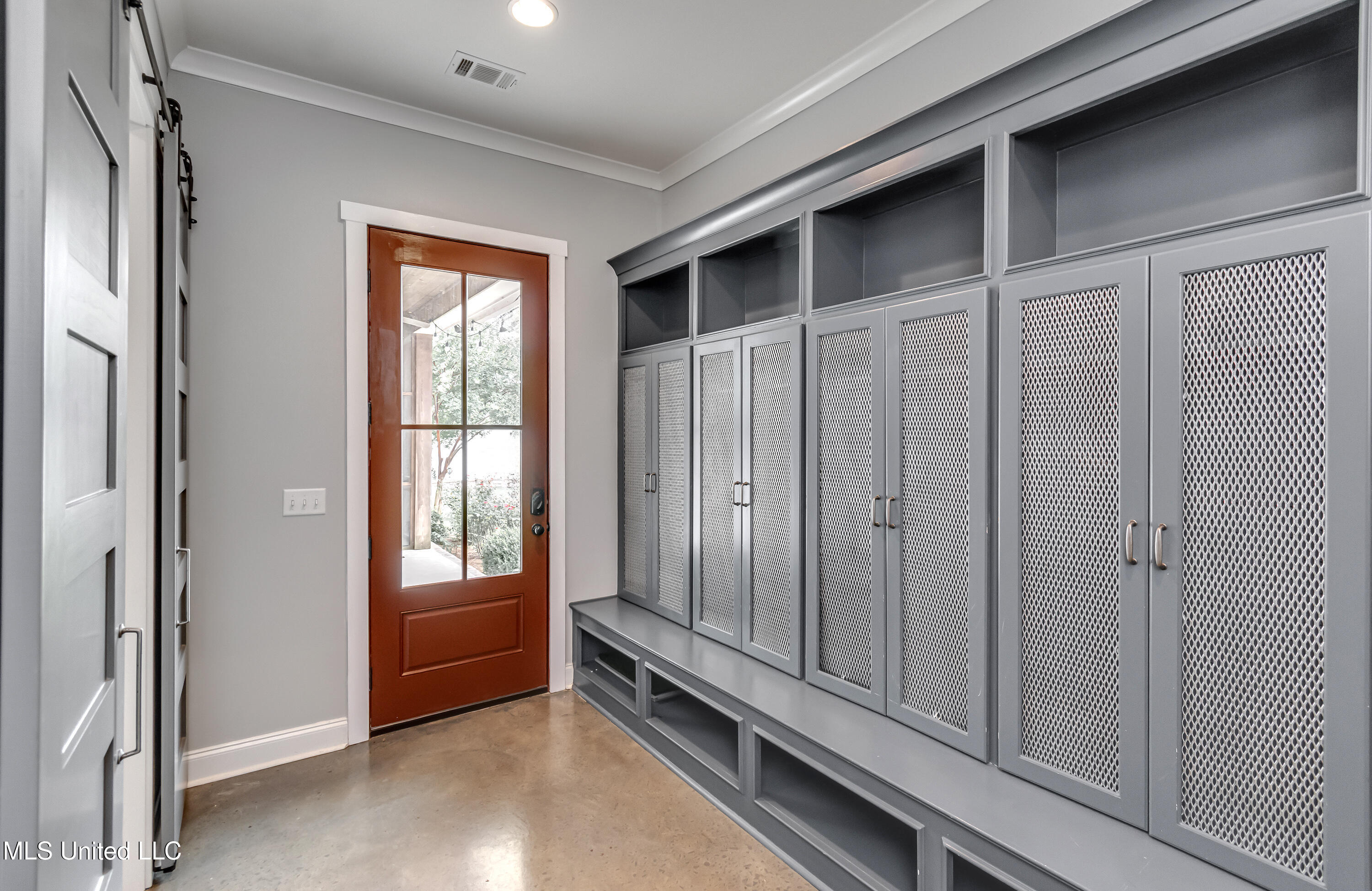 233 Arbor Trail Property Photo 24