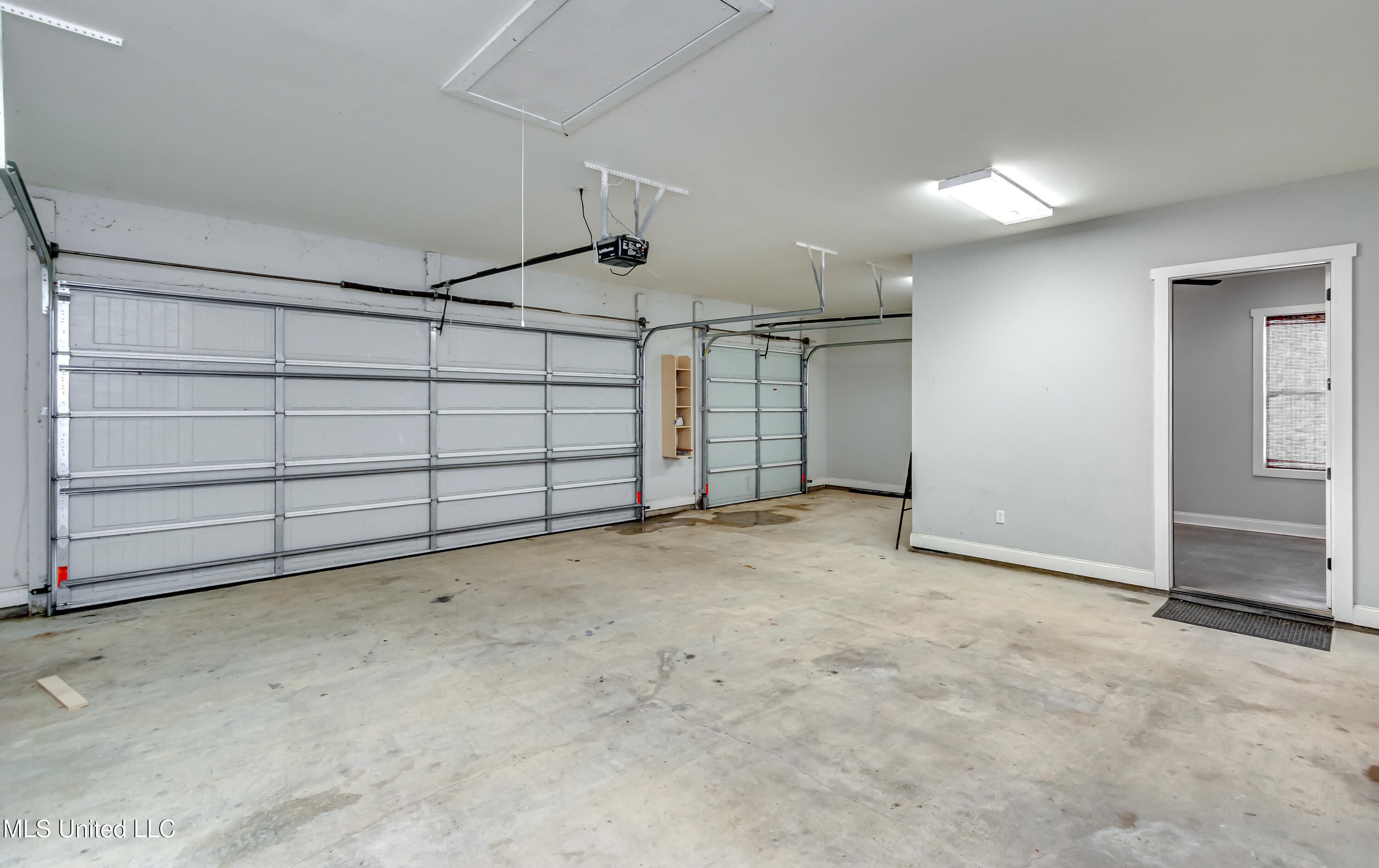 233 Arbor Trail Property Photo 27