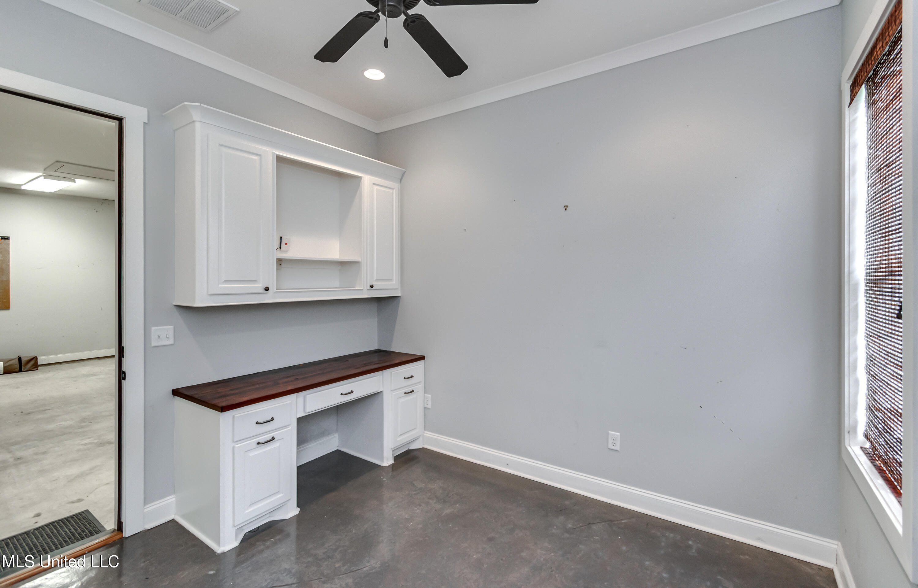 233 Arbor Trail Property Photo 28