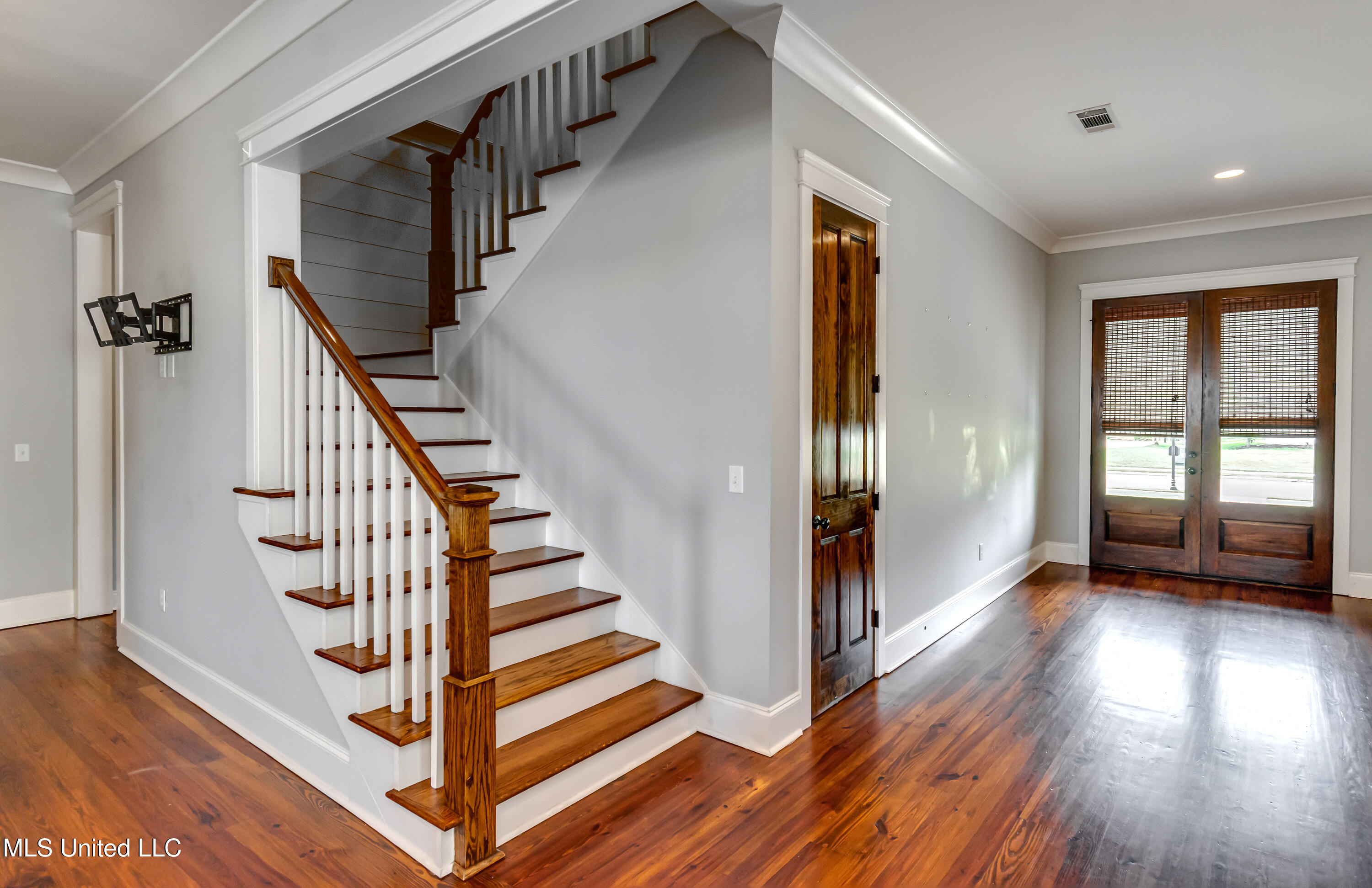 233 Arbor Trail Property Photo 29