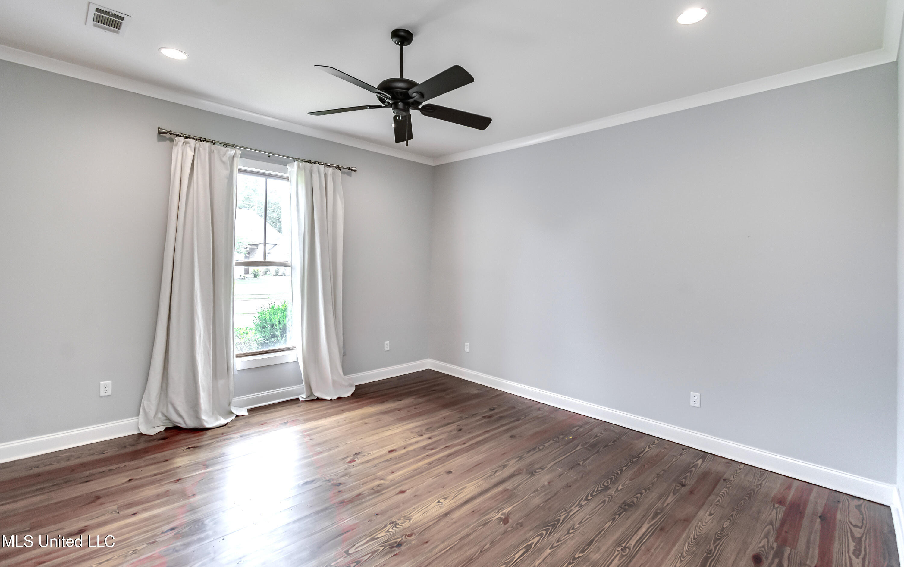 233 Arbor Trail Property Photo 31