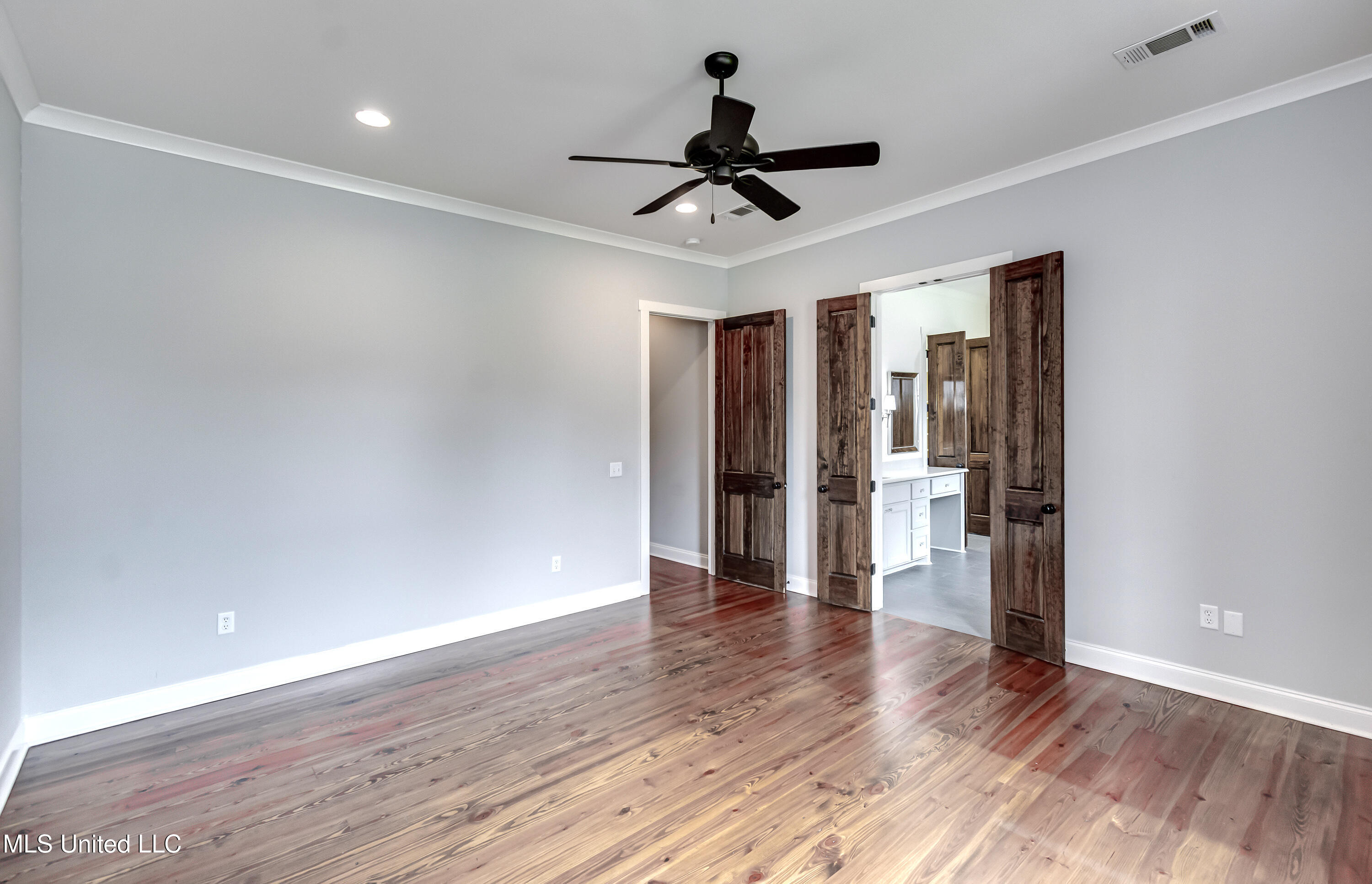 233 Arbor Trail Property Photo 32