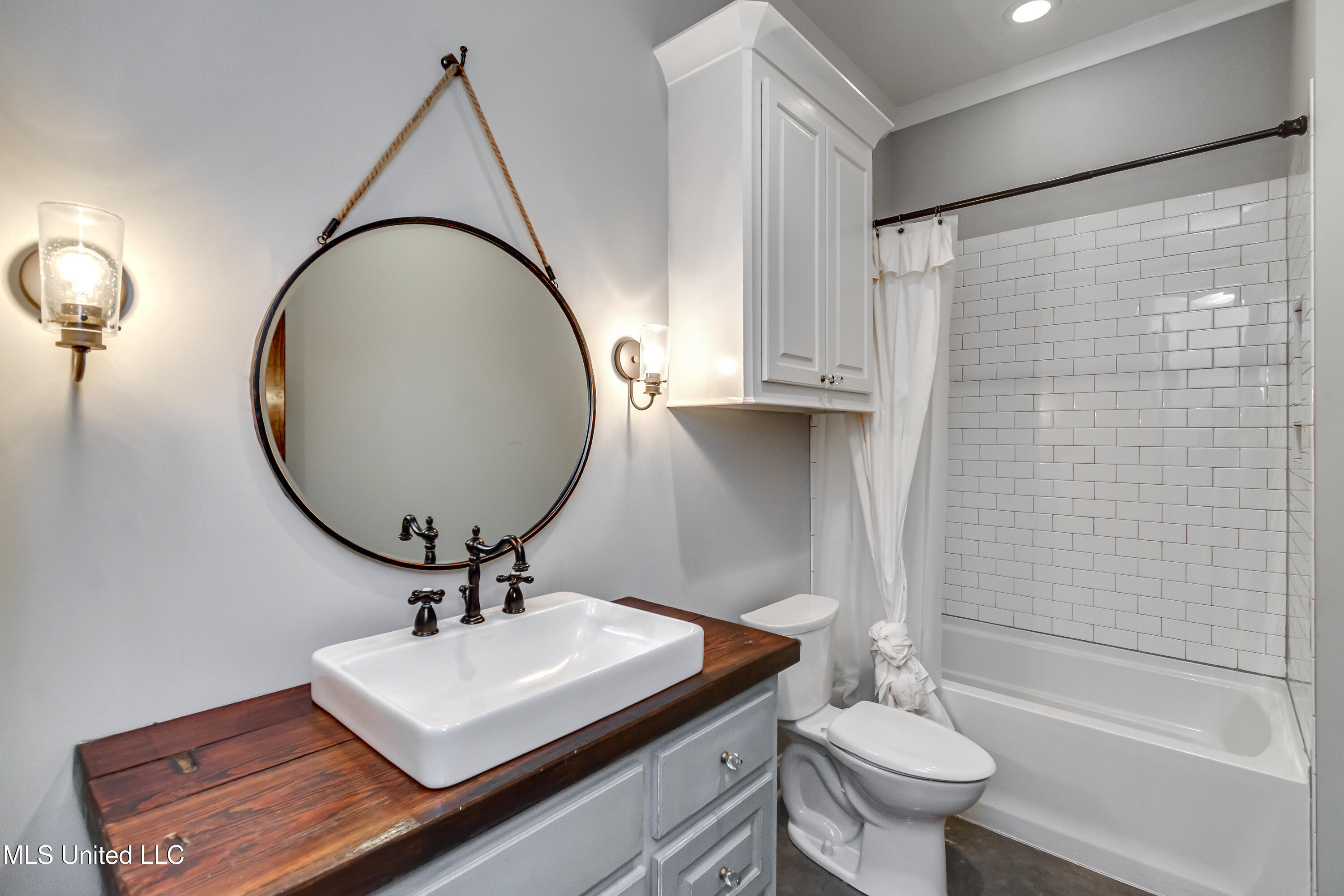 233 Arbor Trail Property Photo 41