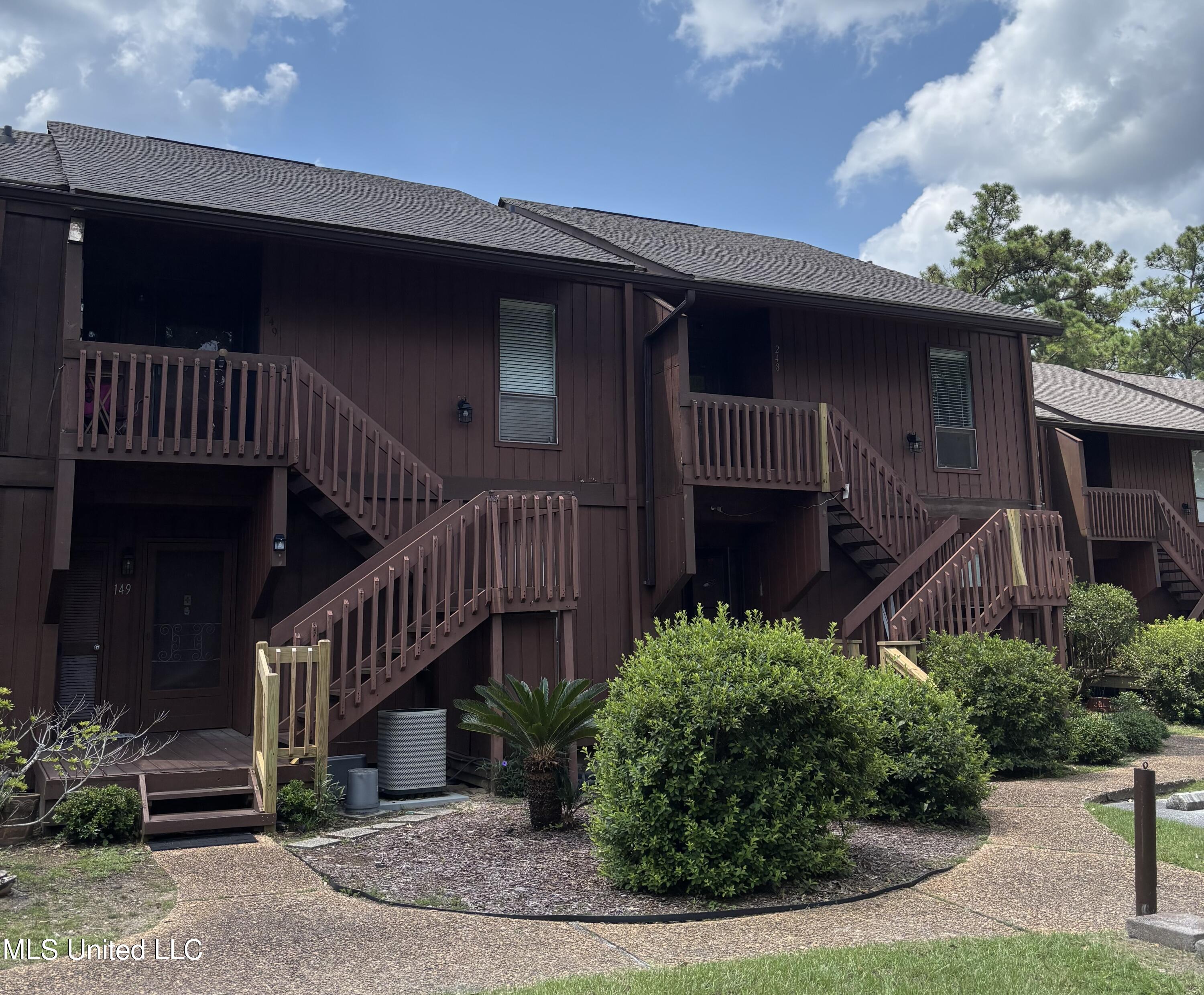 248 Lakeside Villa Property Photo 2
