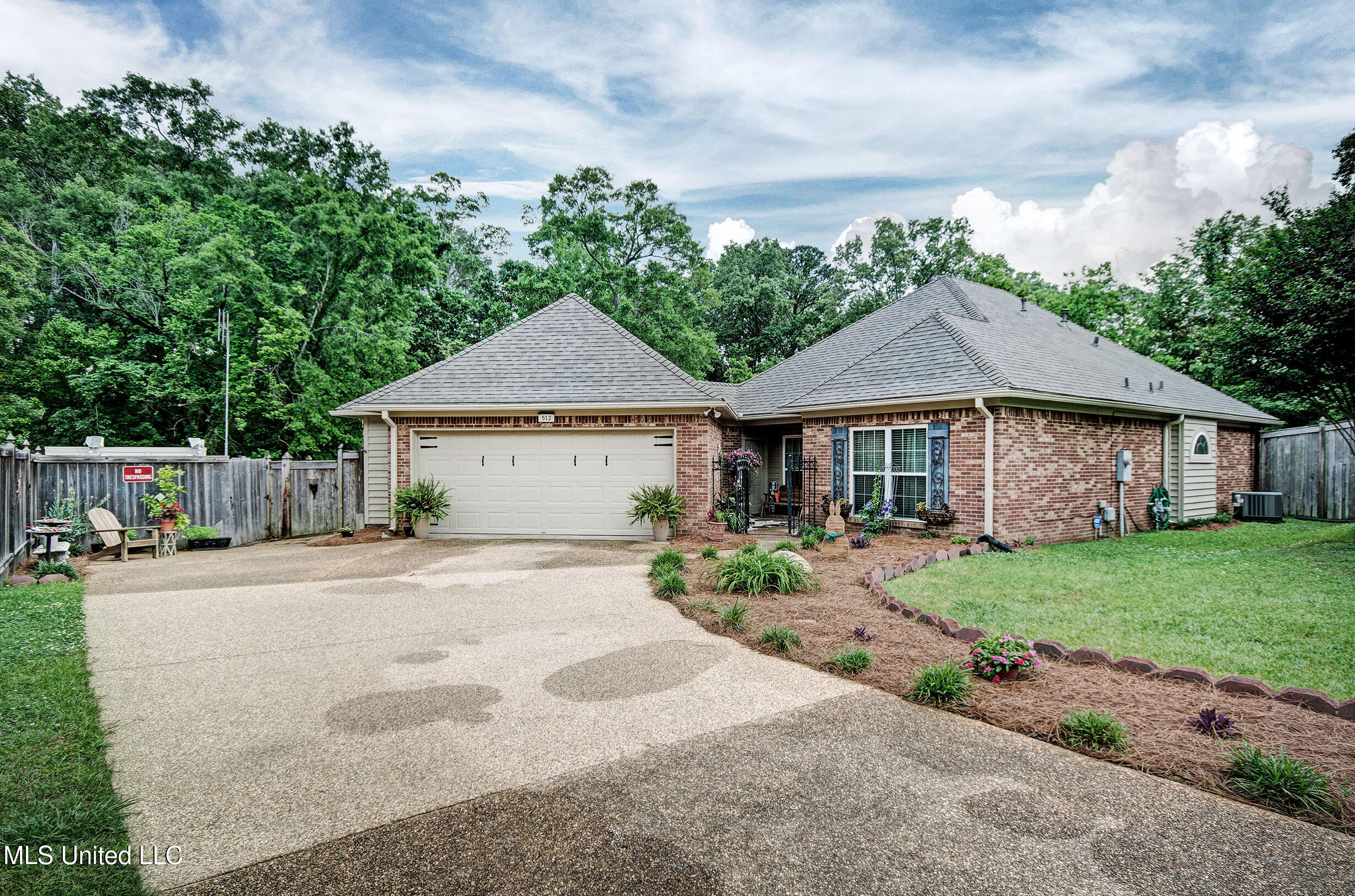 512 Sweetwater Property Photo