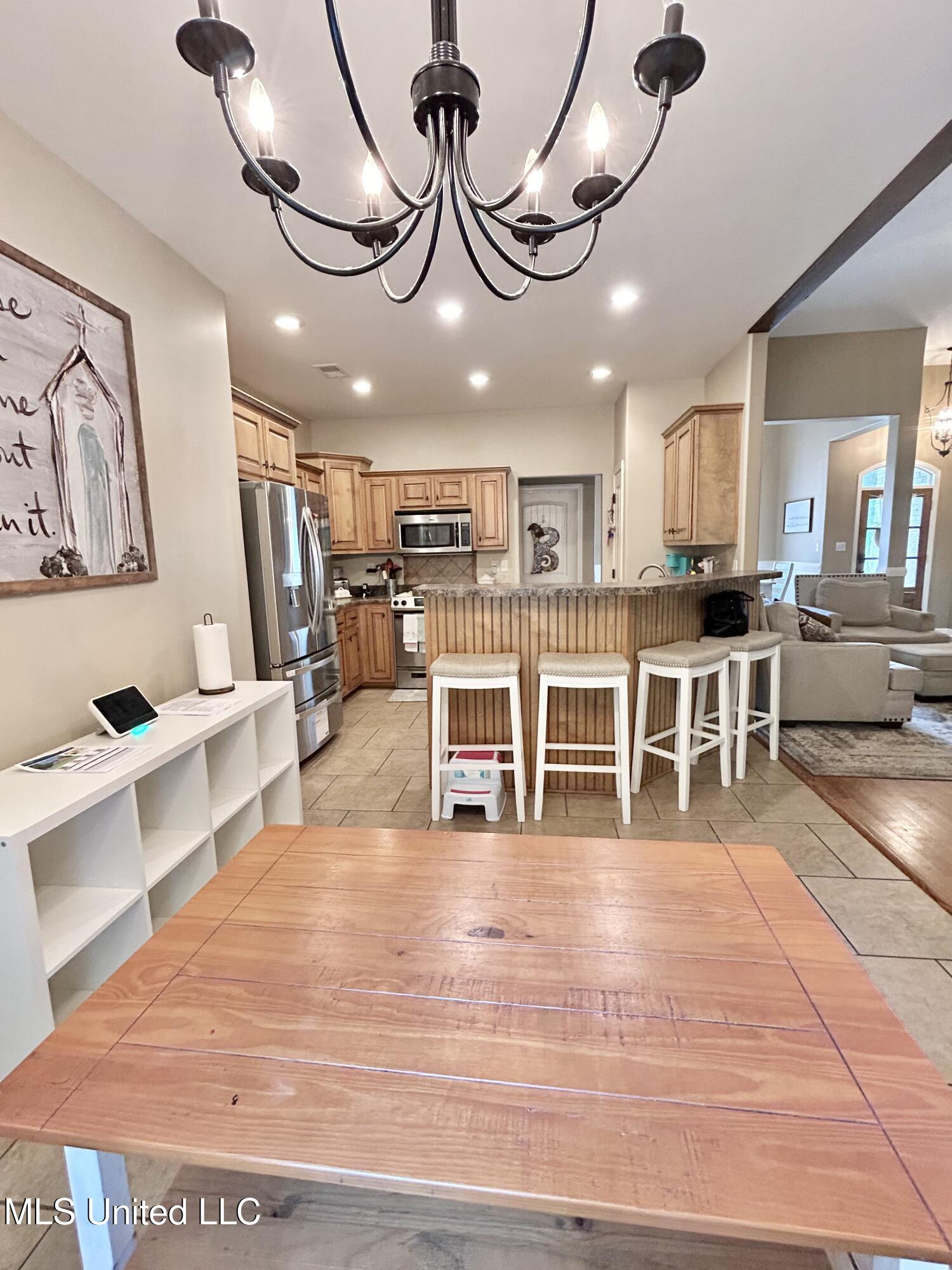 3426 Westwind Drive Property Photo 3