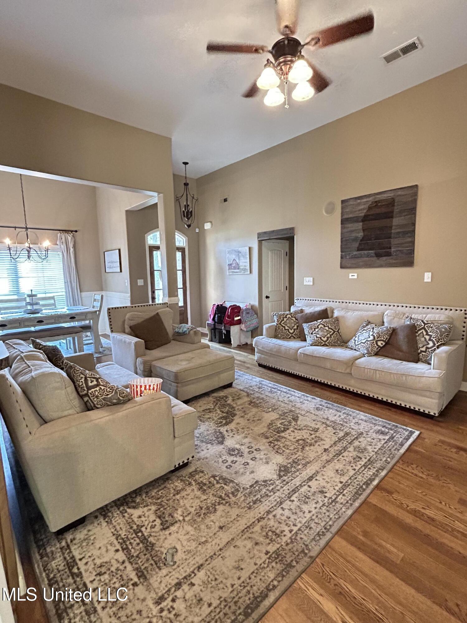 3426 Westwind Drive Property Photo 6