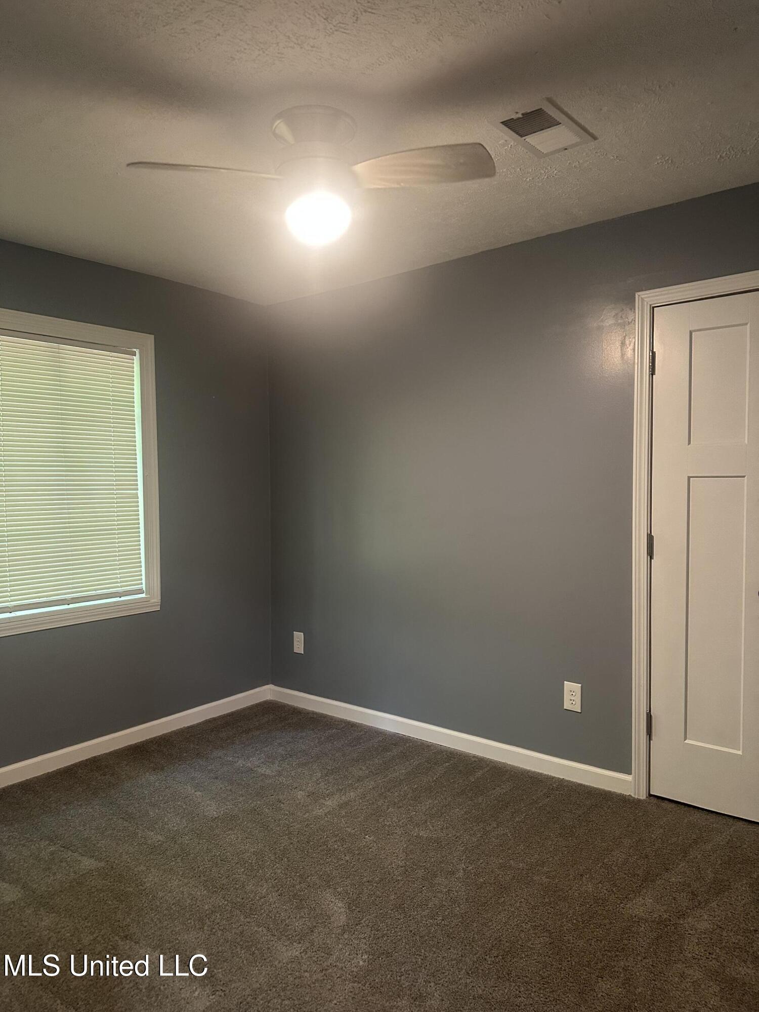 721 Glenmont Drive Property Photo 19