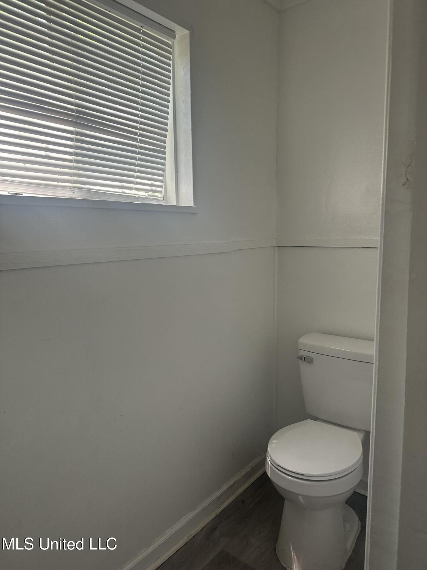 721 Glenmont Drive Property Photo 25