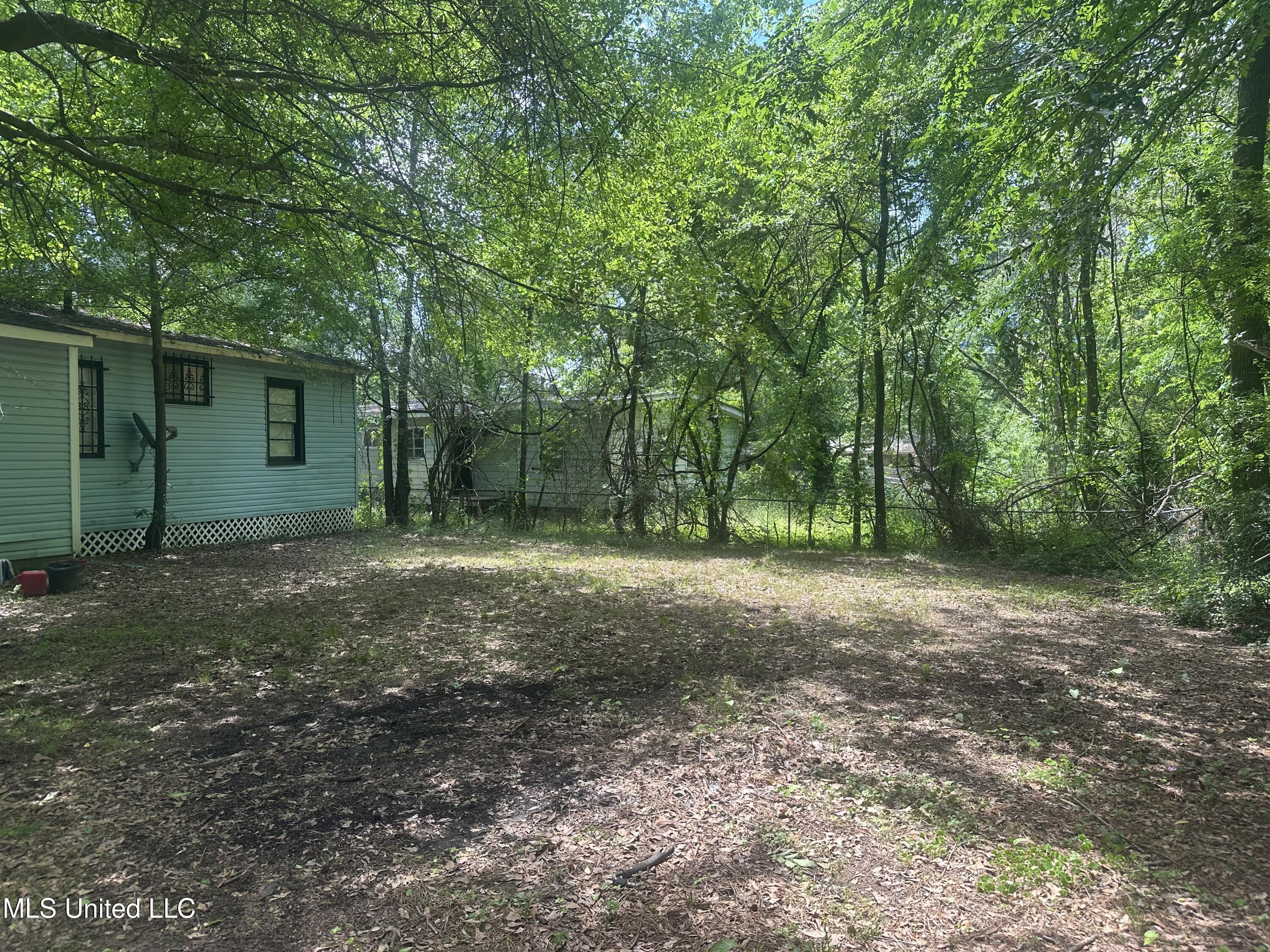 721 Glenmont Drive Property Photo 29